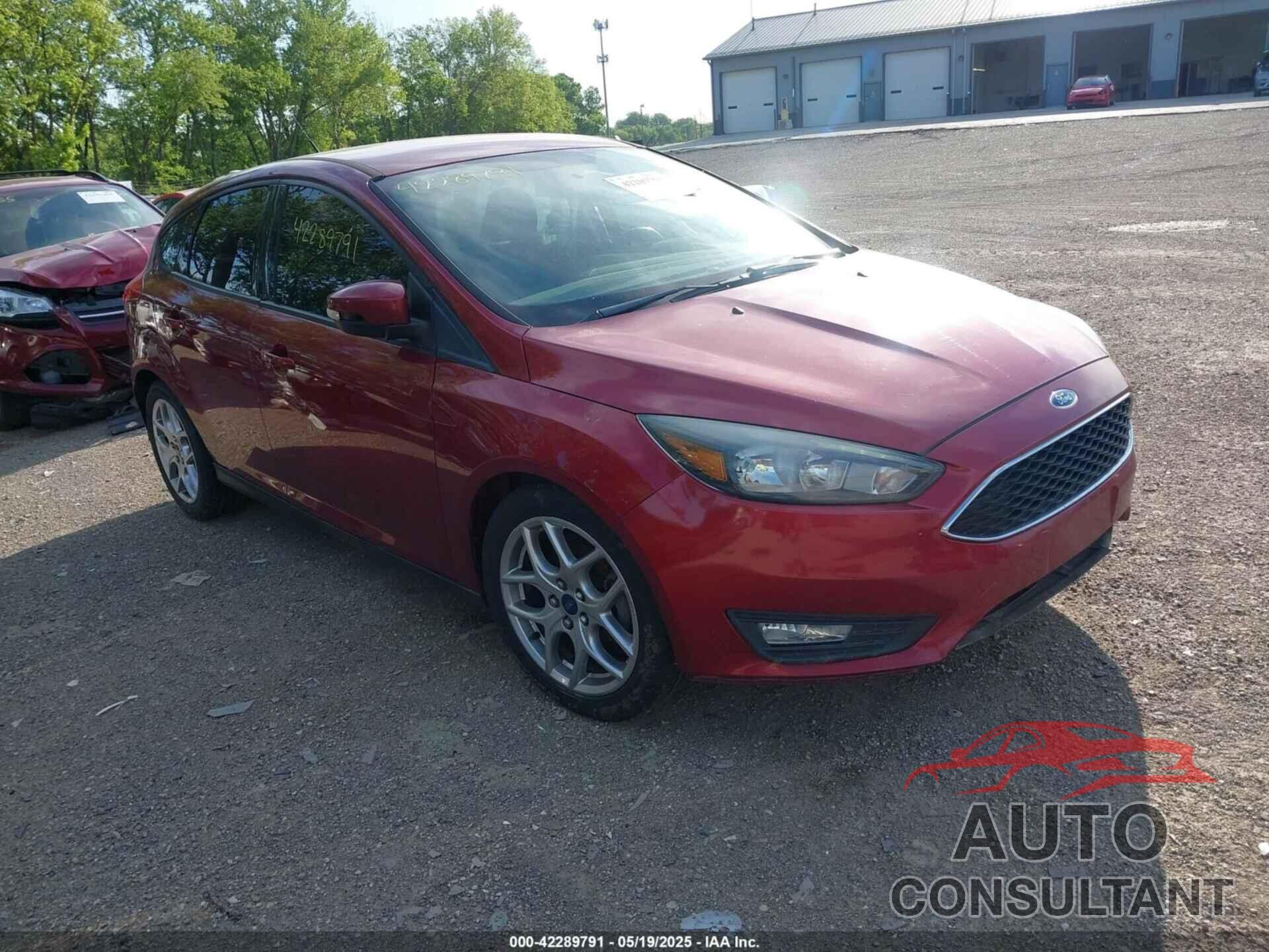 FORD FOCUS 2015 - 1FADP3K29FL274226