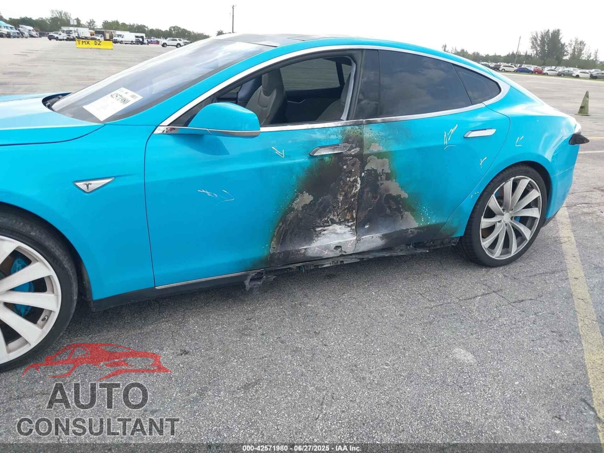 TESLA MODEL S 2013 - 5YJSA1DN9DFP27016
