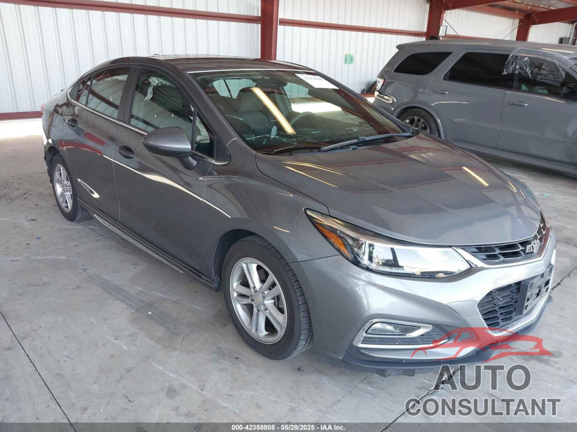 CHEVROLET CRUZE 2018 - 1G1BE5SM5J7131398