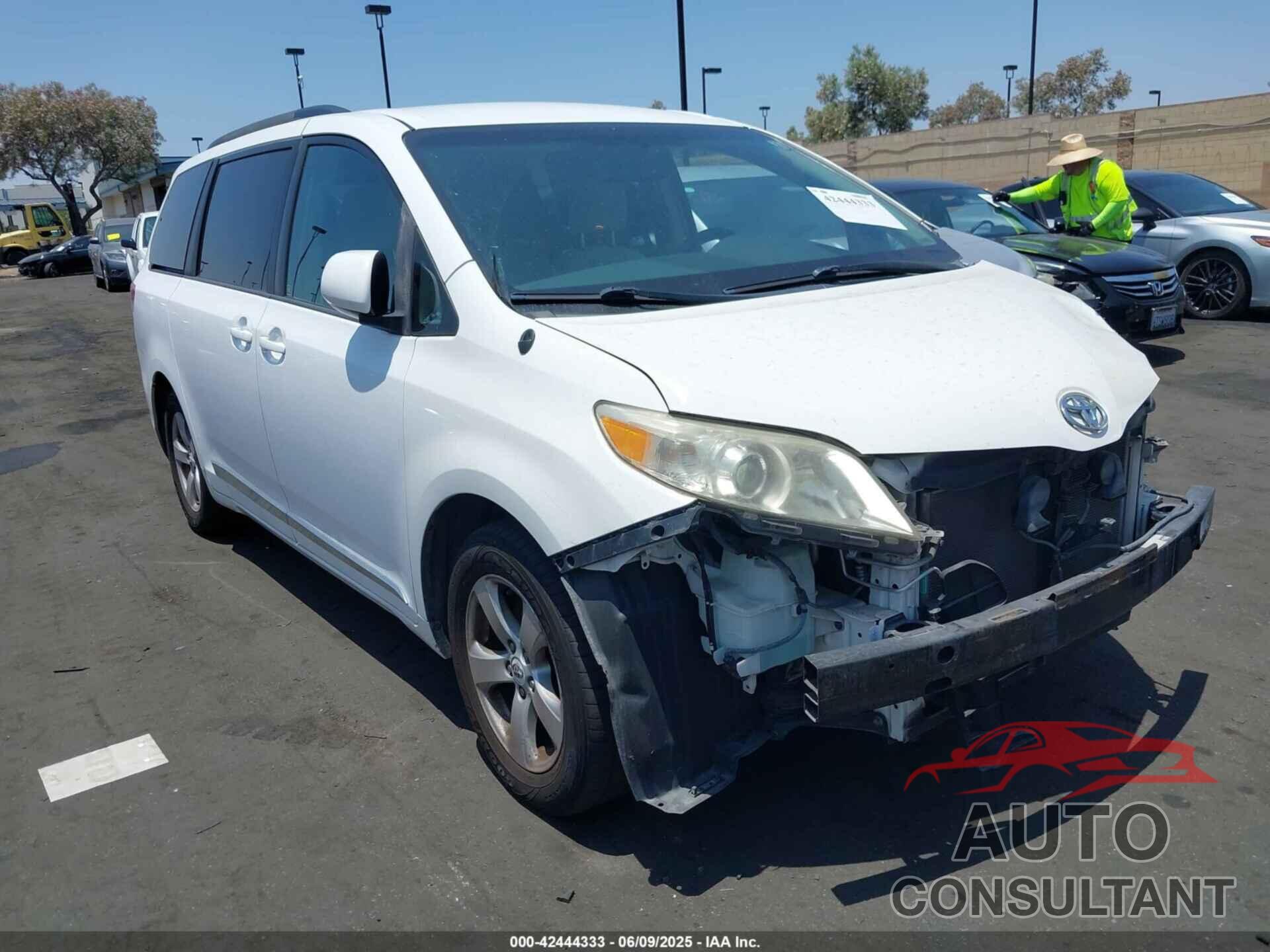 TOYOTA SIENNA 2013 - 5TDKK3DC9DS287642