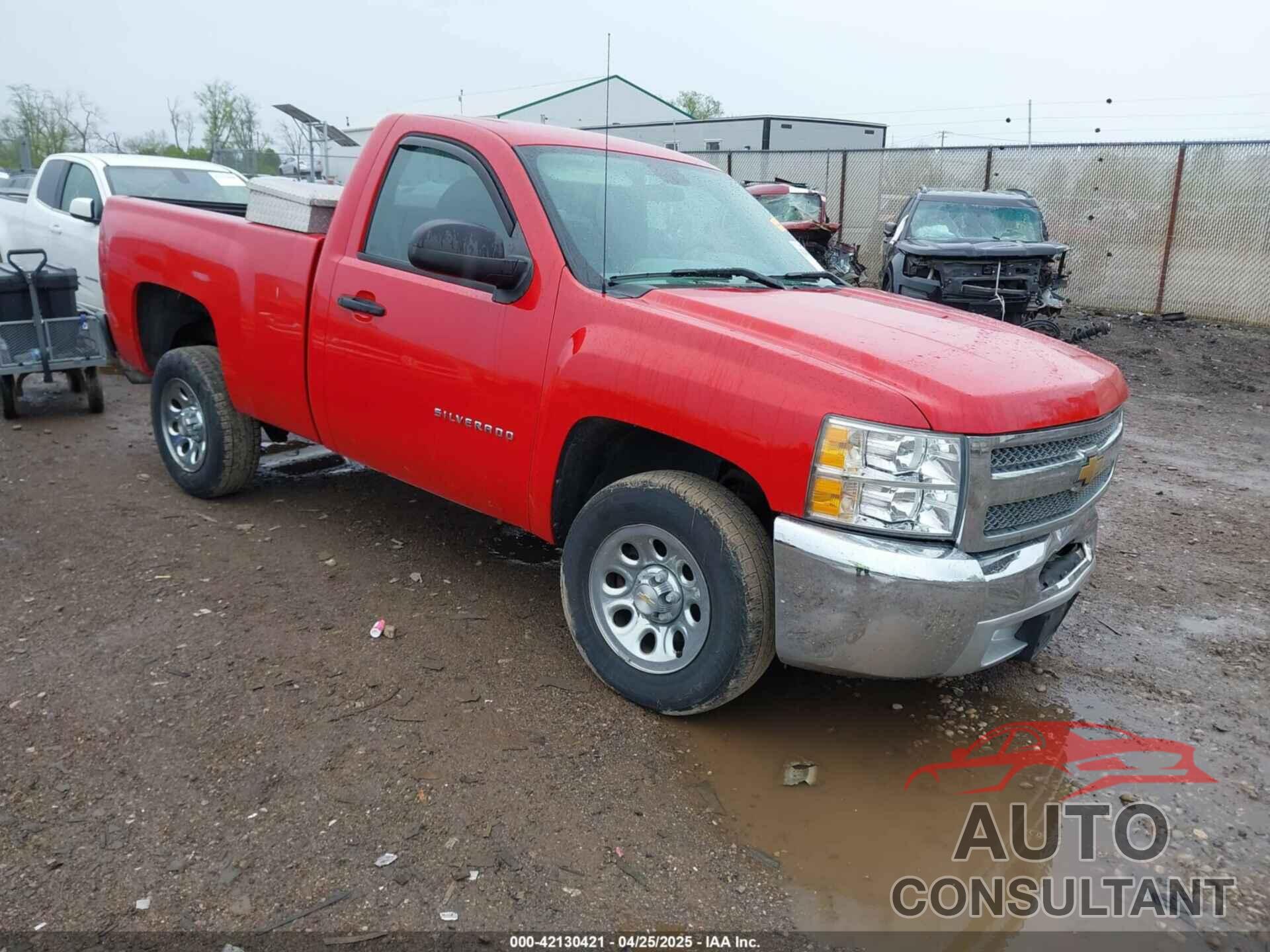 CHEVROLET SILVERADO 1500 2013 - 1GCNCPEX8DZ285642