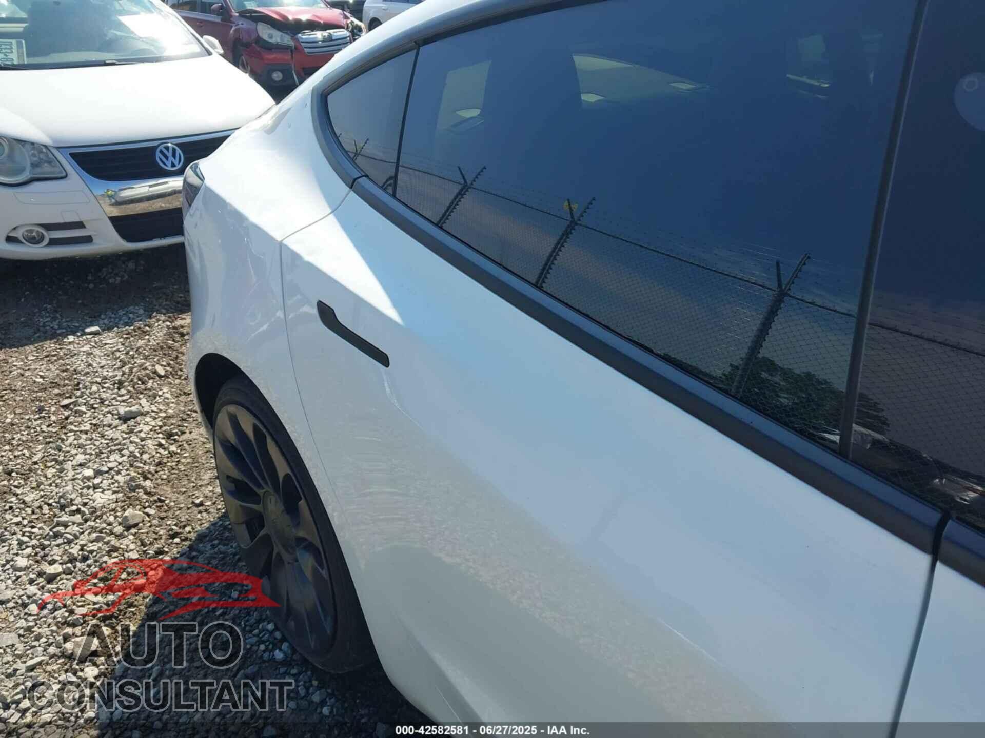 TESLA MODEL 3 2021 - 5YJ3E1EC4MF094253