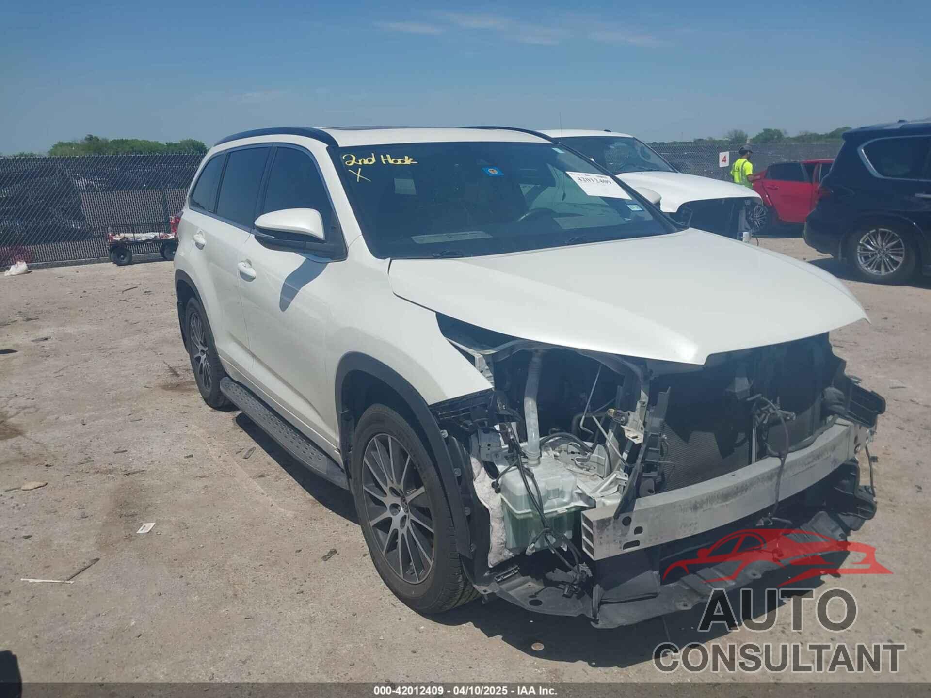 TOYOTA HIGHLANDER 2017 - 5TDKZRFH4HS518122