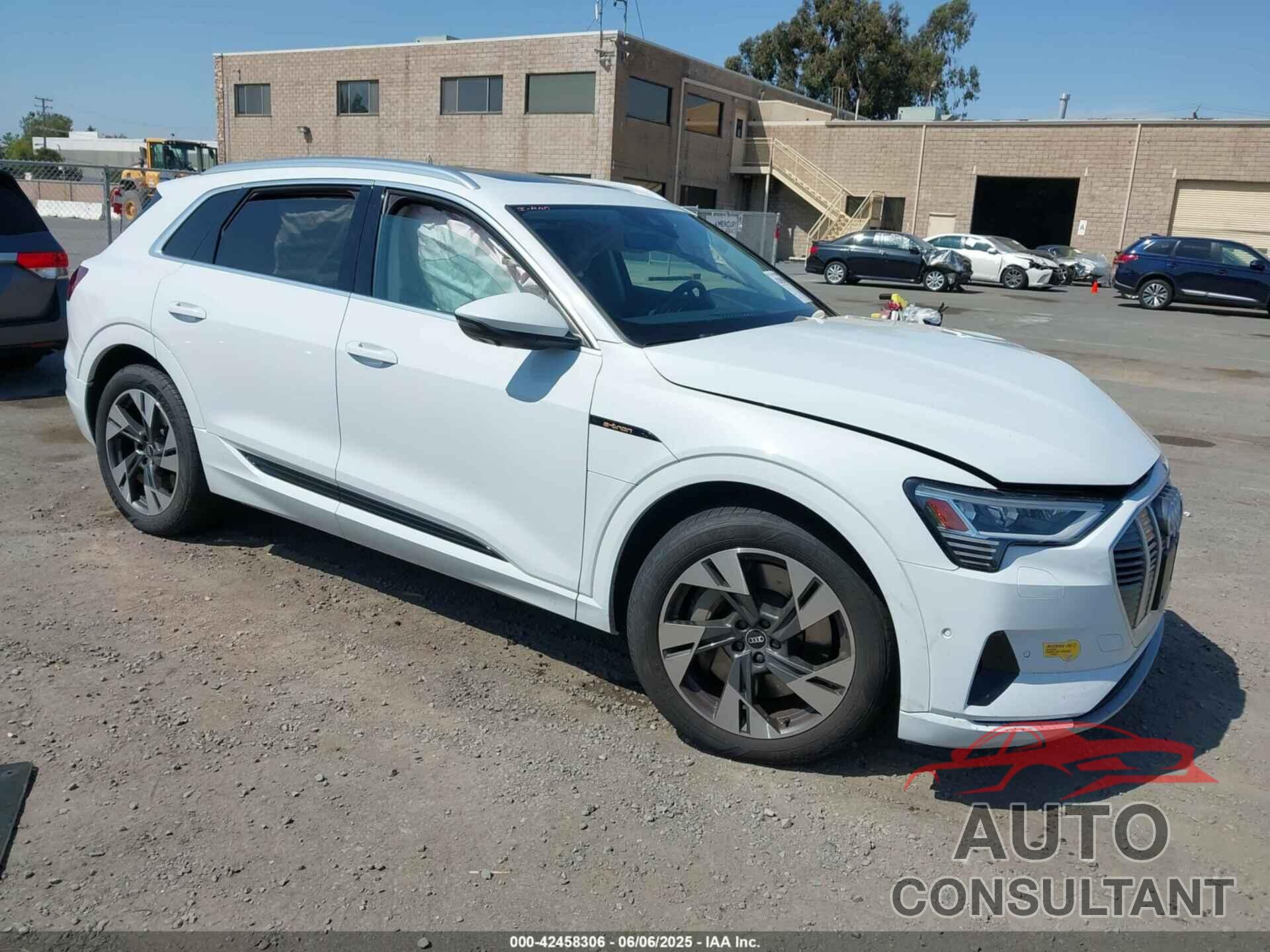 AUDI E-TRON 2021 - WA1LAAGE2MB039596