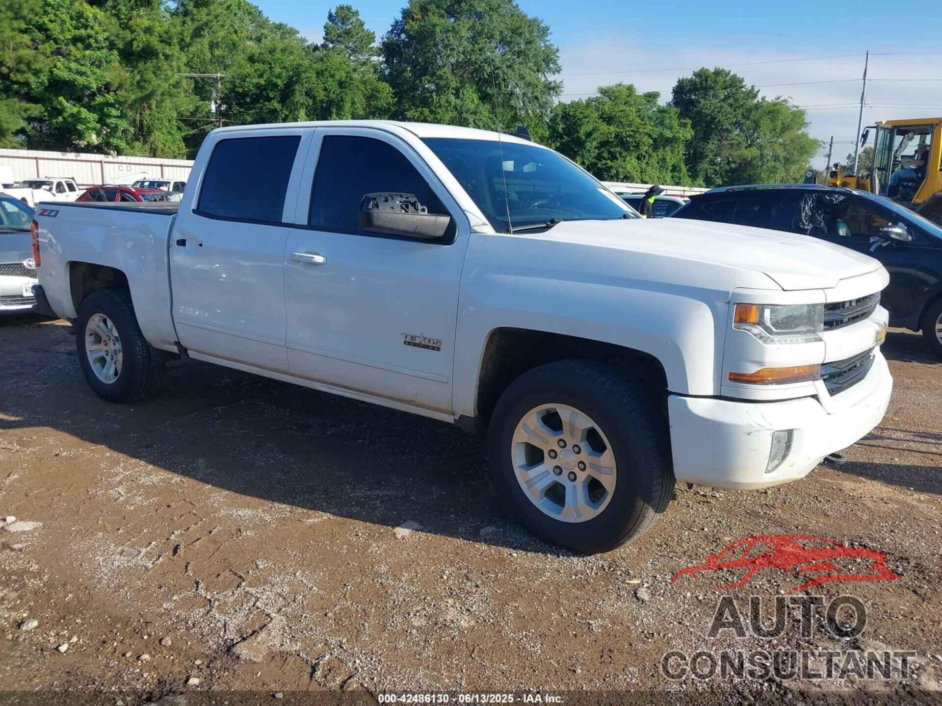 CHEVROLET SILVERADO 1500 2018 - 3GCUKREC8JG125988