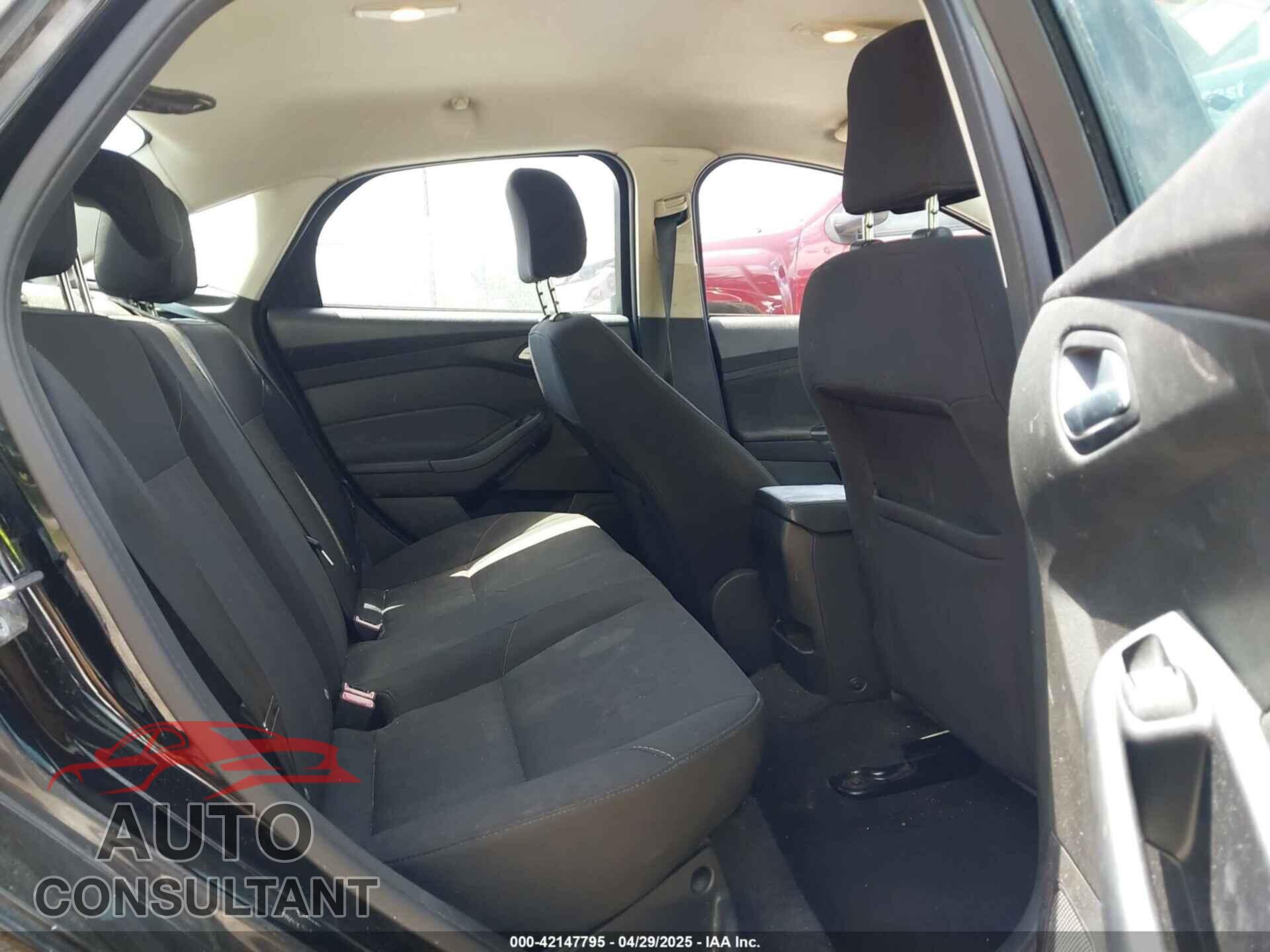FORD FOCUS 2017 - 1FADP3F2XHL243371