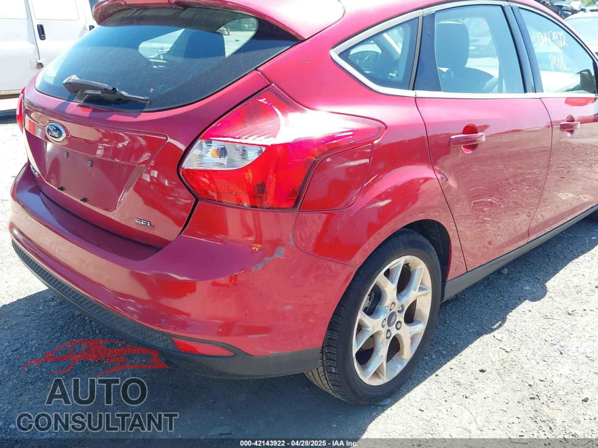 FORD FOCUS 2012 - 1FAHP3M22CL335913