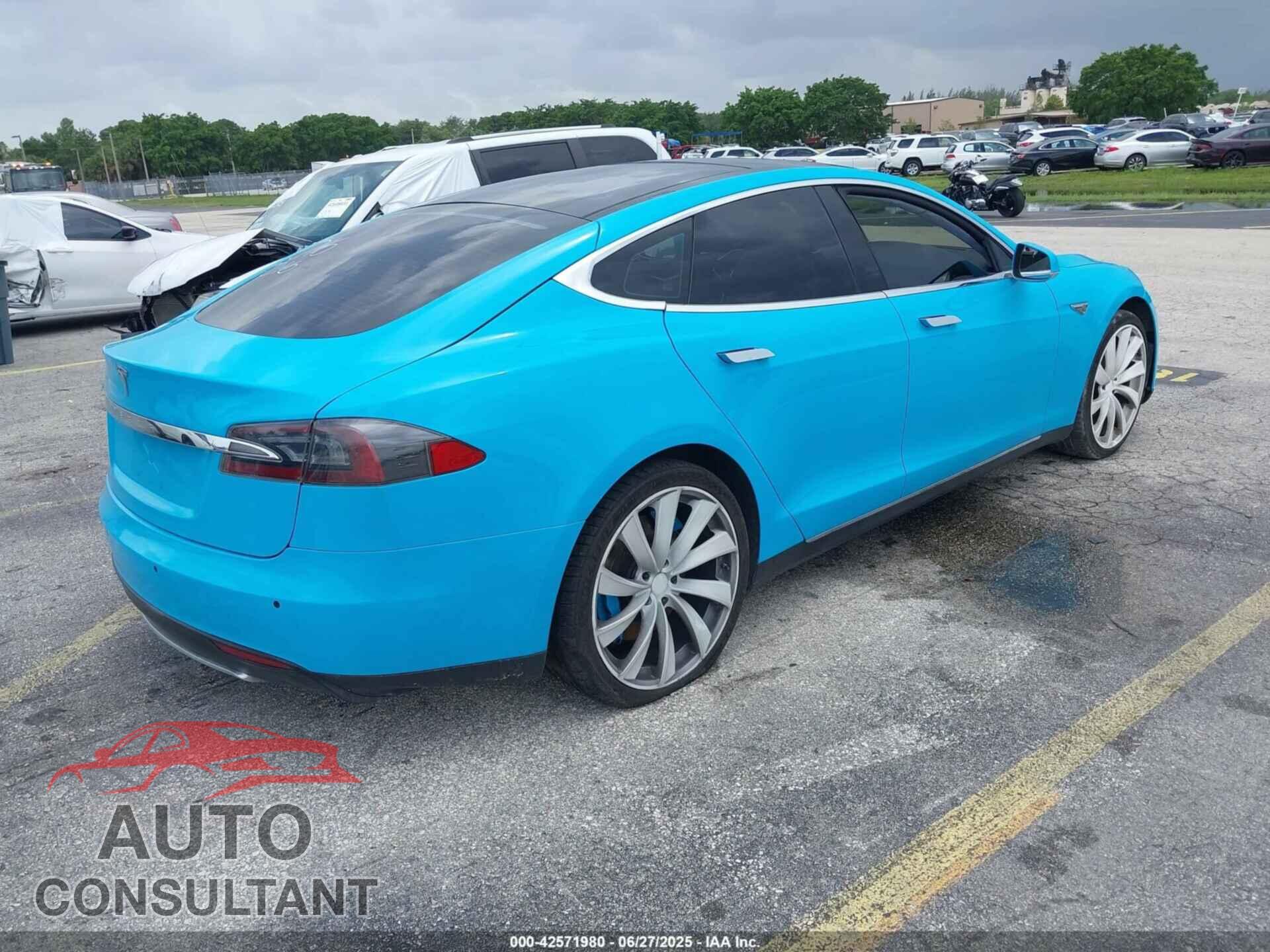 TESLA MODEL S 2013 - 5YJSA1DN9DFP27016