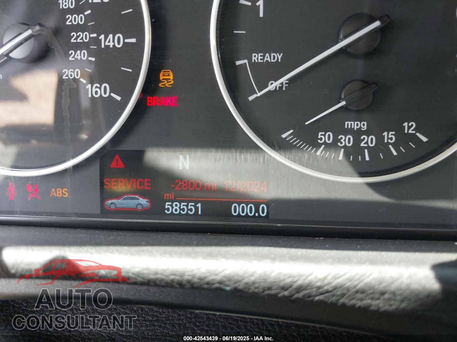 BMW 320I 2015 - WBA3C3G59FNT51358