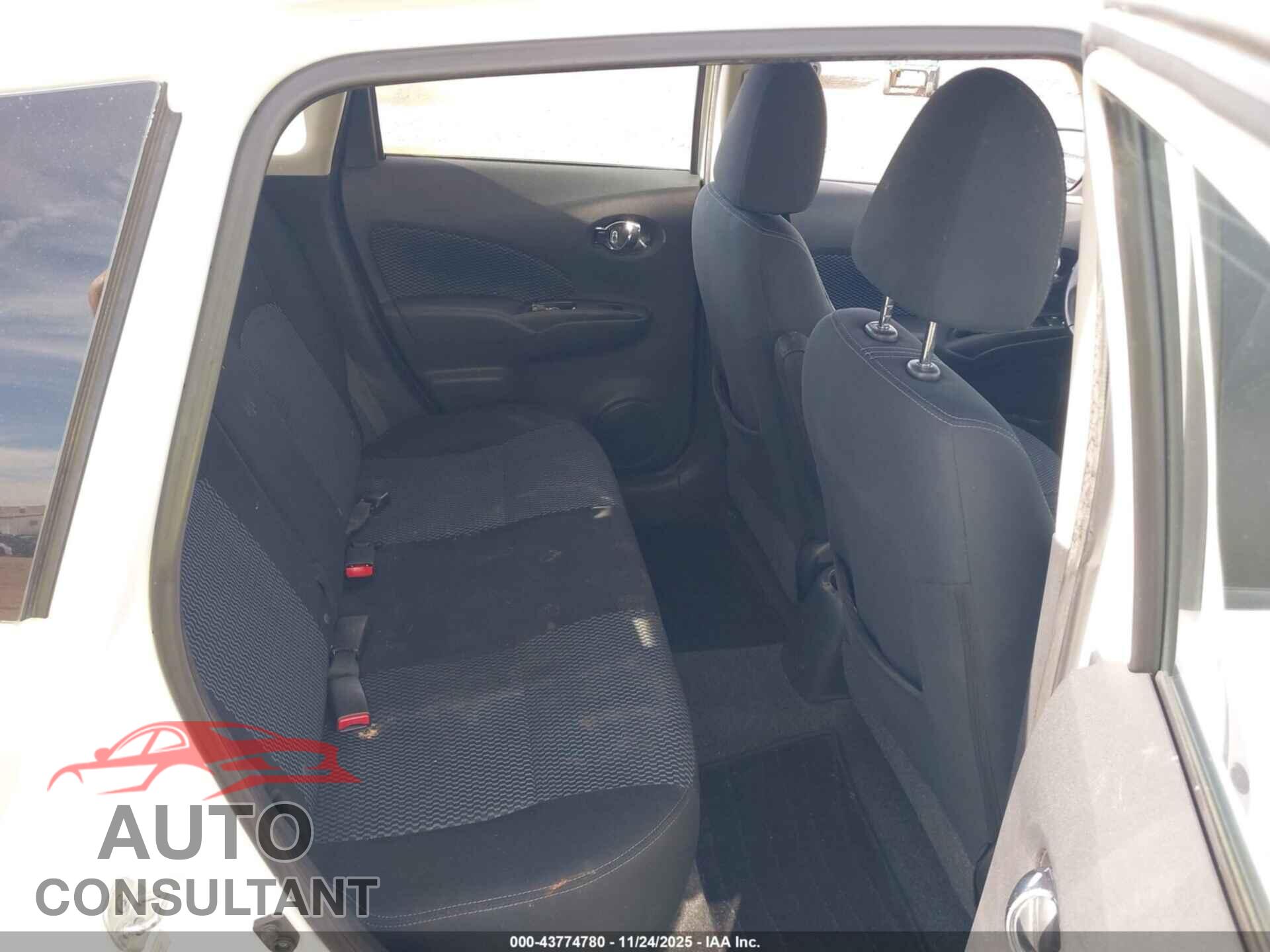 NISSAN VERSA NOTE 2015 - 3N1CE2CP8FL423491
