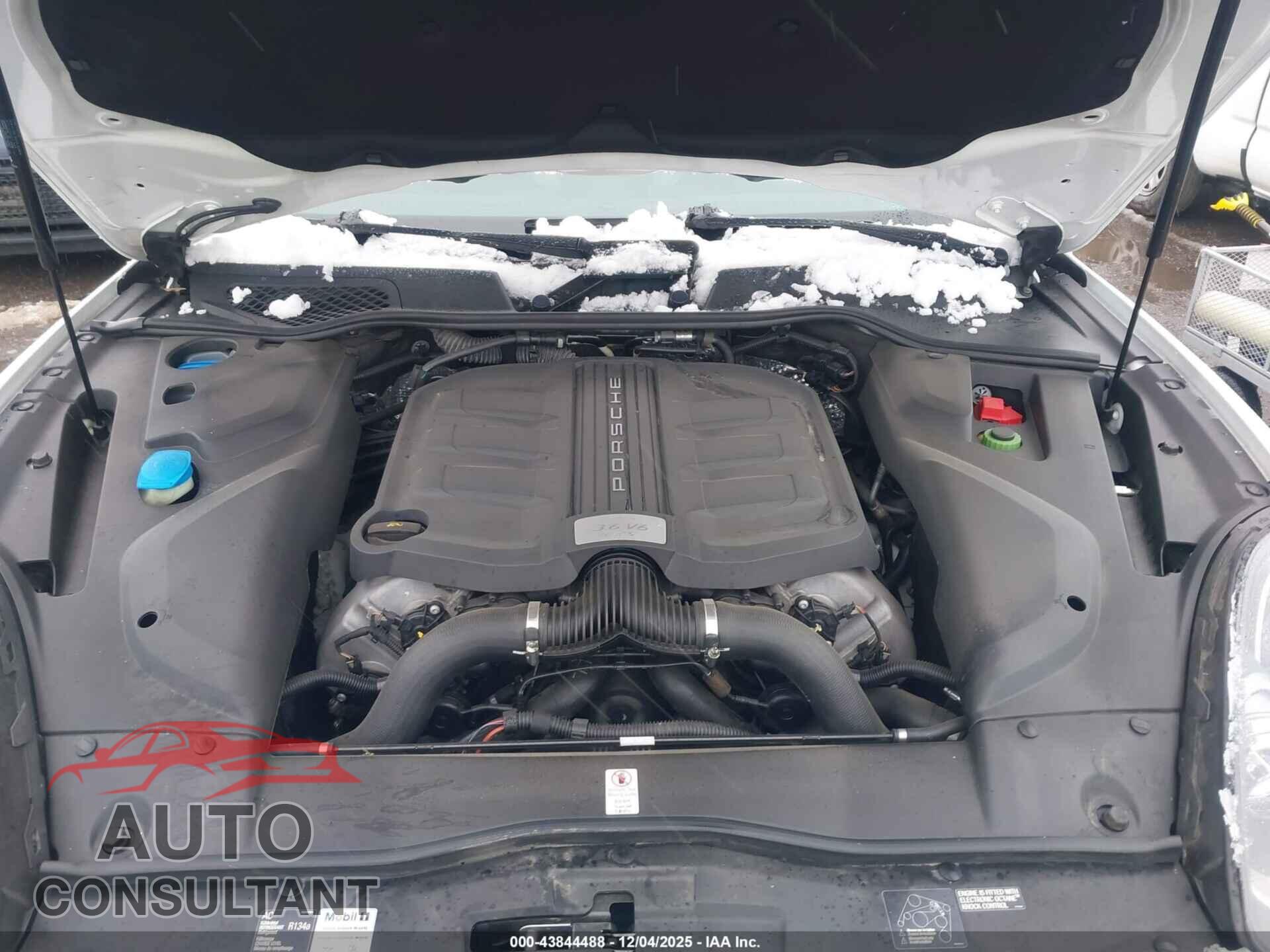 PORSCHE CAYENNE 2016 - WP1AD2A27GLA72017