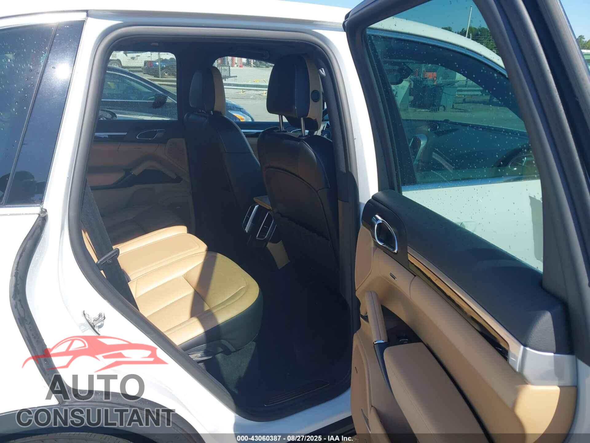 PORSCHE CAYENNE 2018 - WP1AA2A21JKA03684