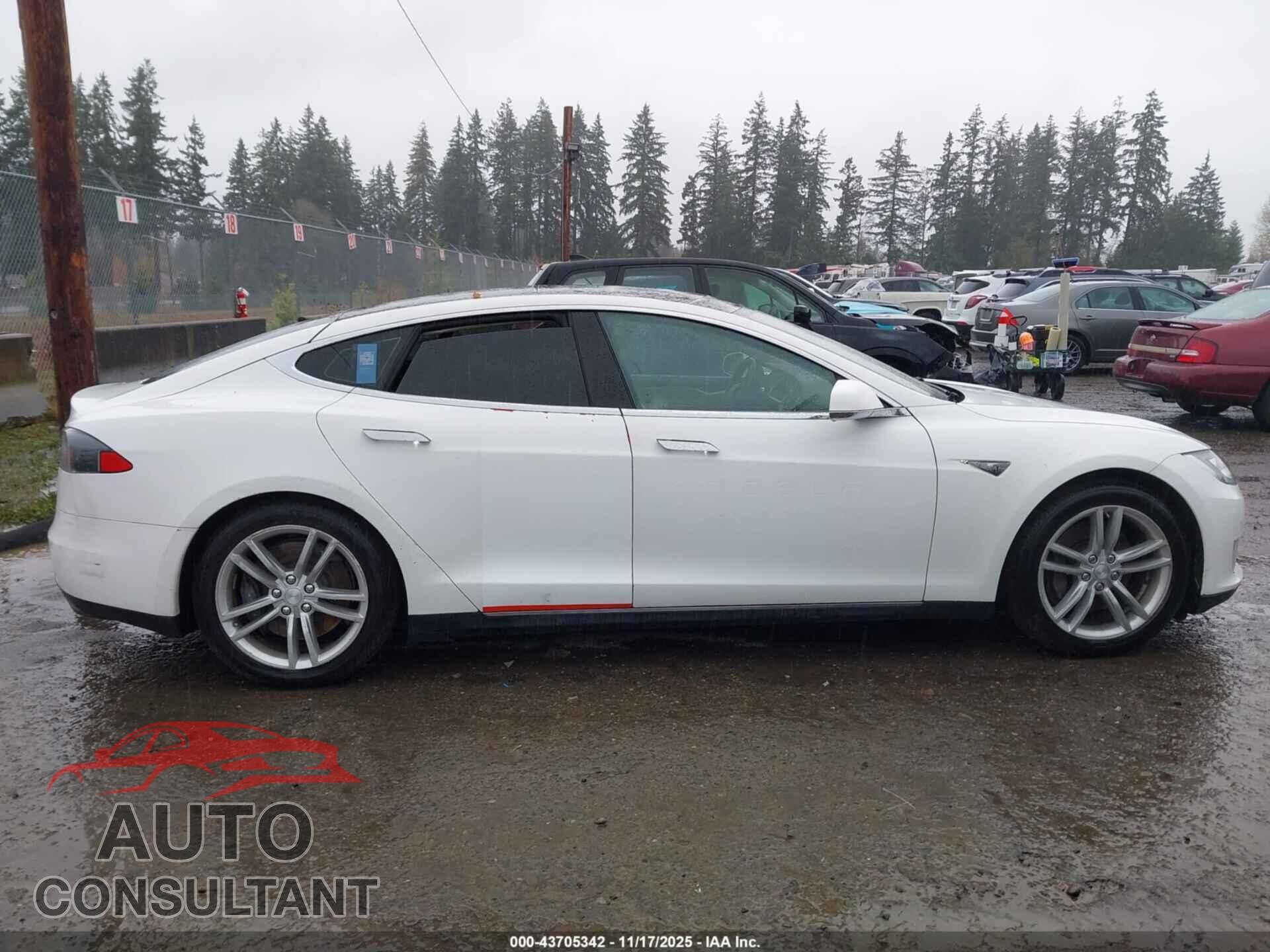 TESLA MODEL S 2012 - 5YJSA1CN8CFP01961