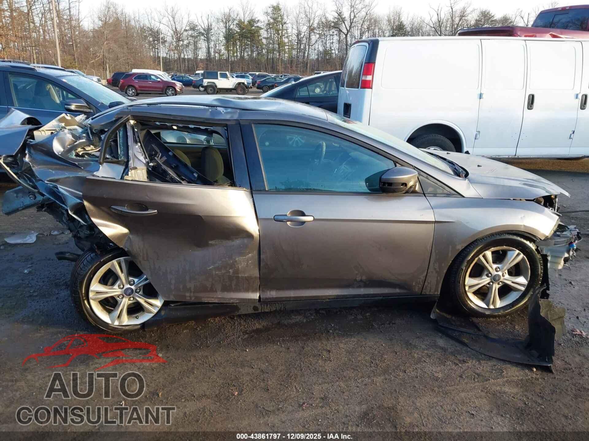 FORD FOCUS 2014 - 1FADP3F23EL235267