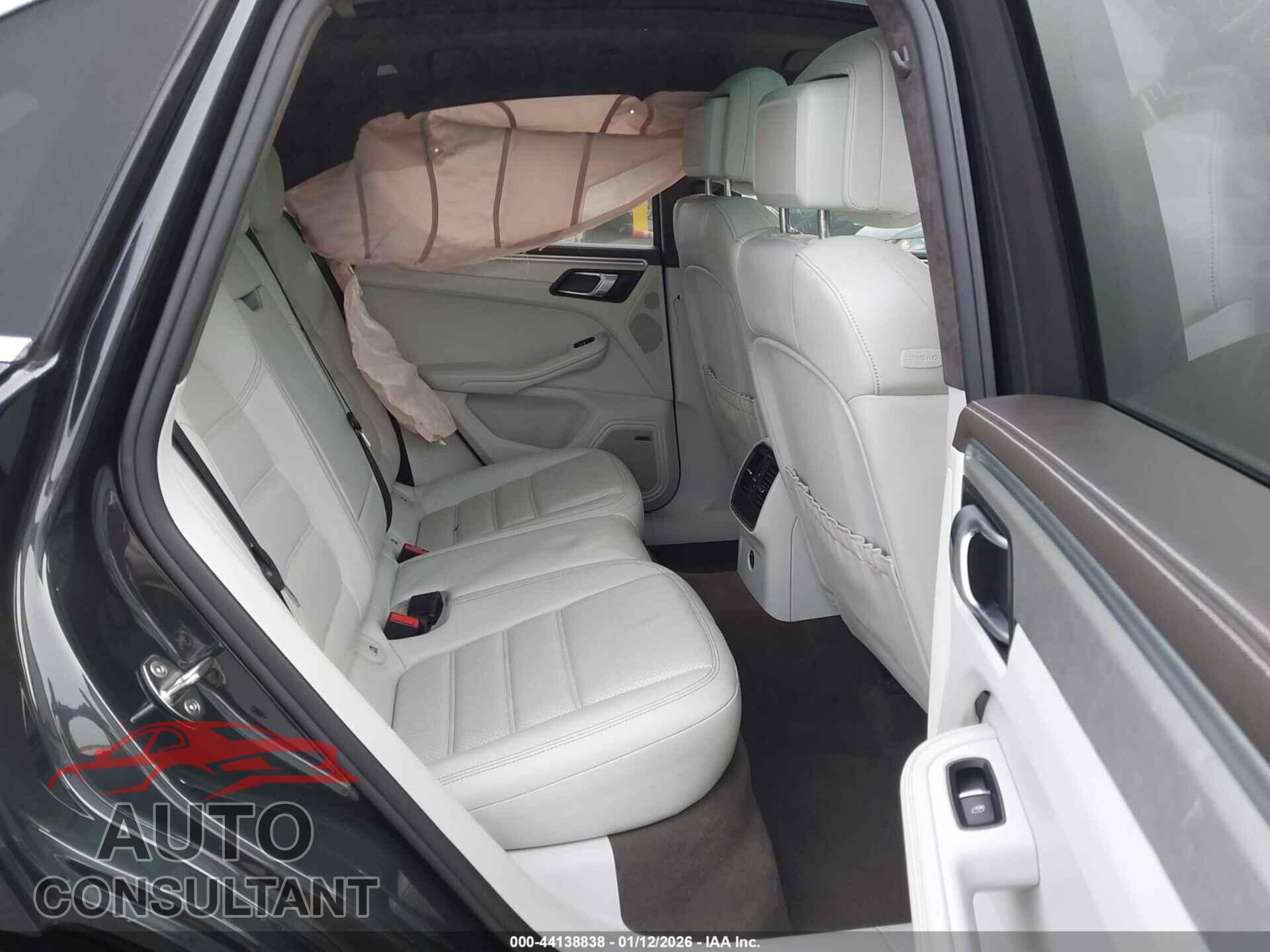 PORSCHE MACAN 2017 - WP1AF2A50HLB61921