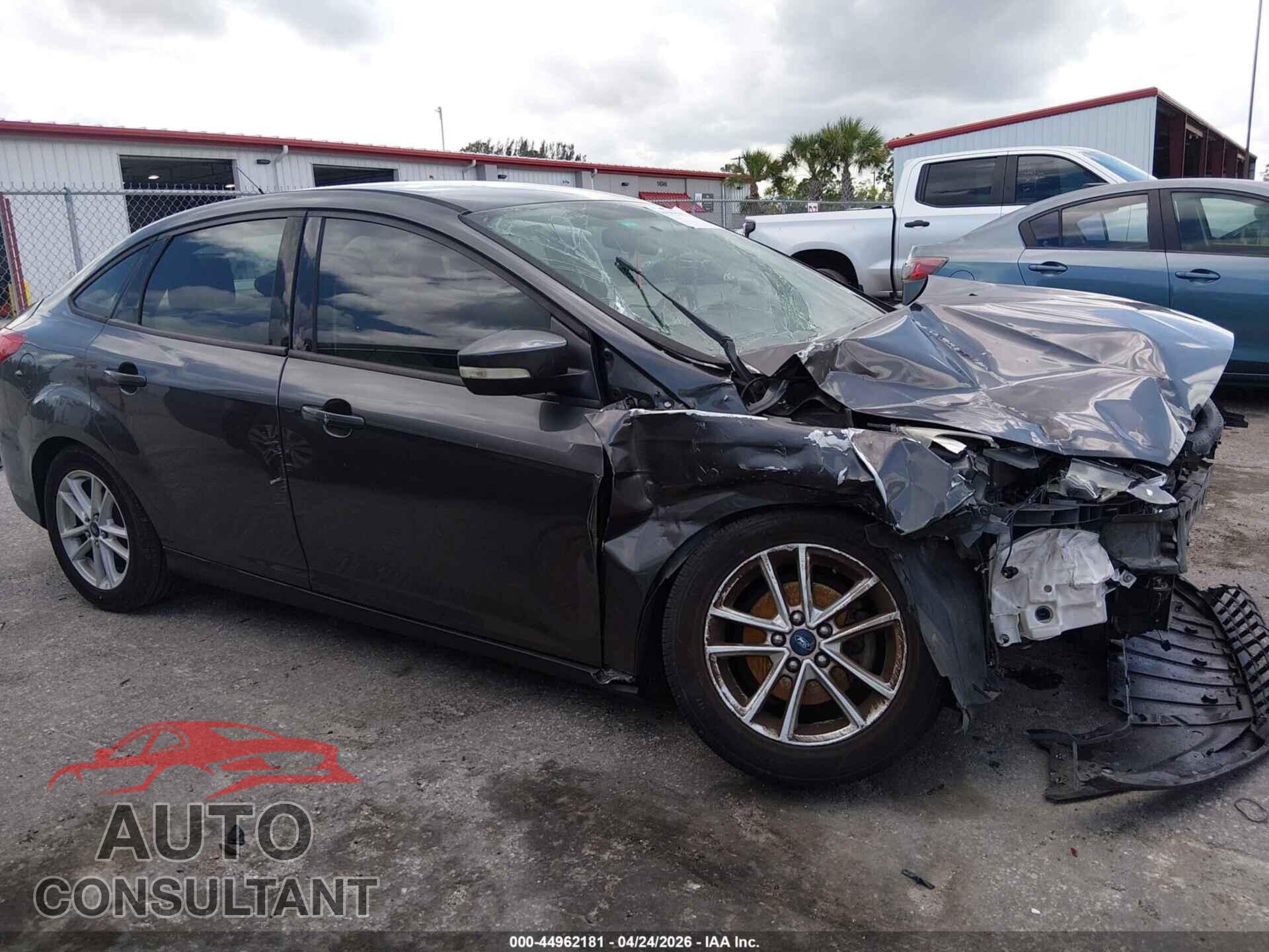 FORD FOCUS 2015 - 1FADP3F26FL290071