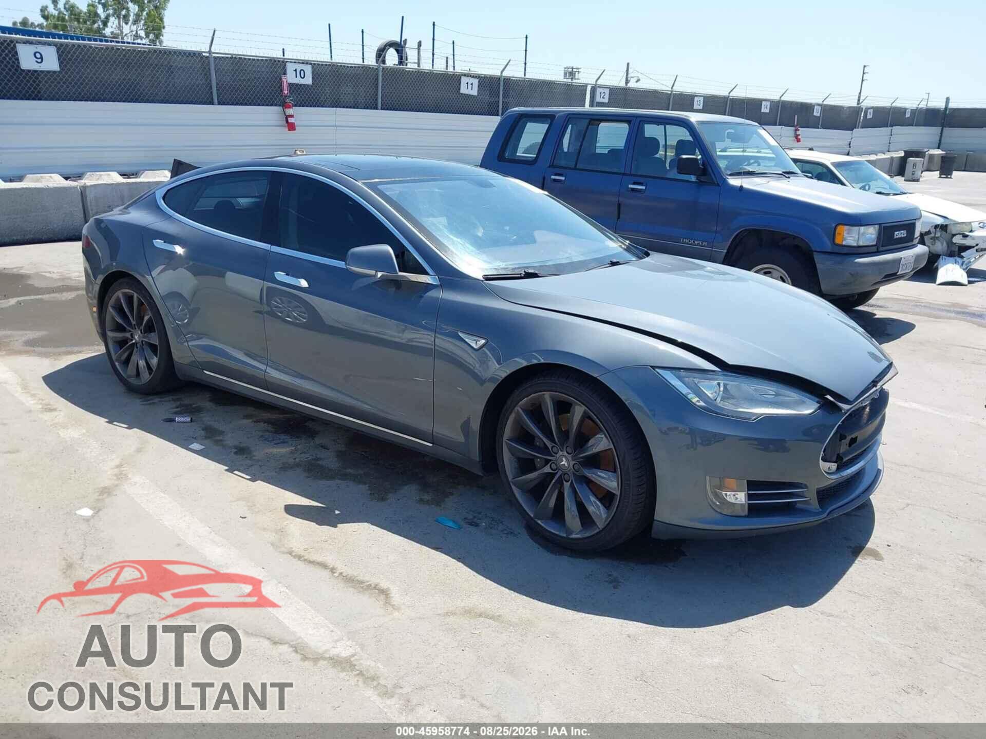 TESLA MODEL S 2013 - 5YJSA1DP3DFP13582