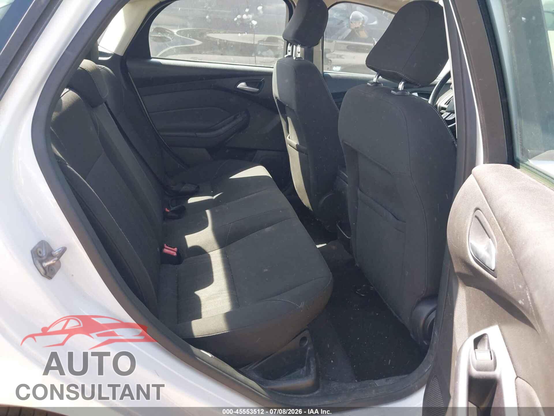 FORD FOCUS 2015 - 1FADP3F22FL384657