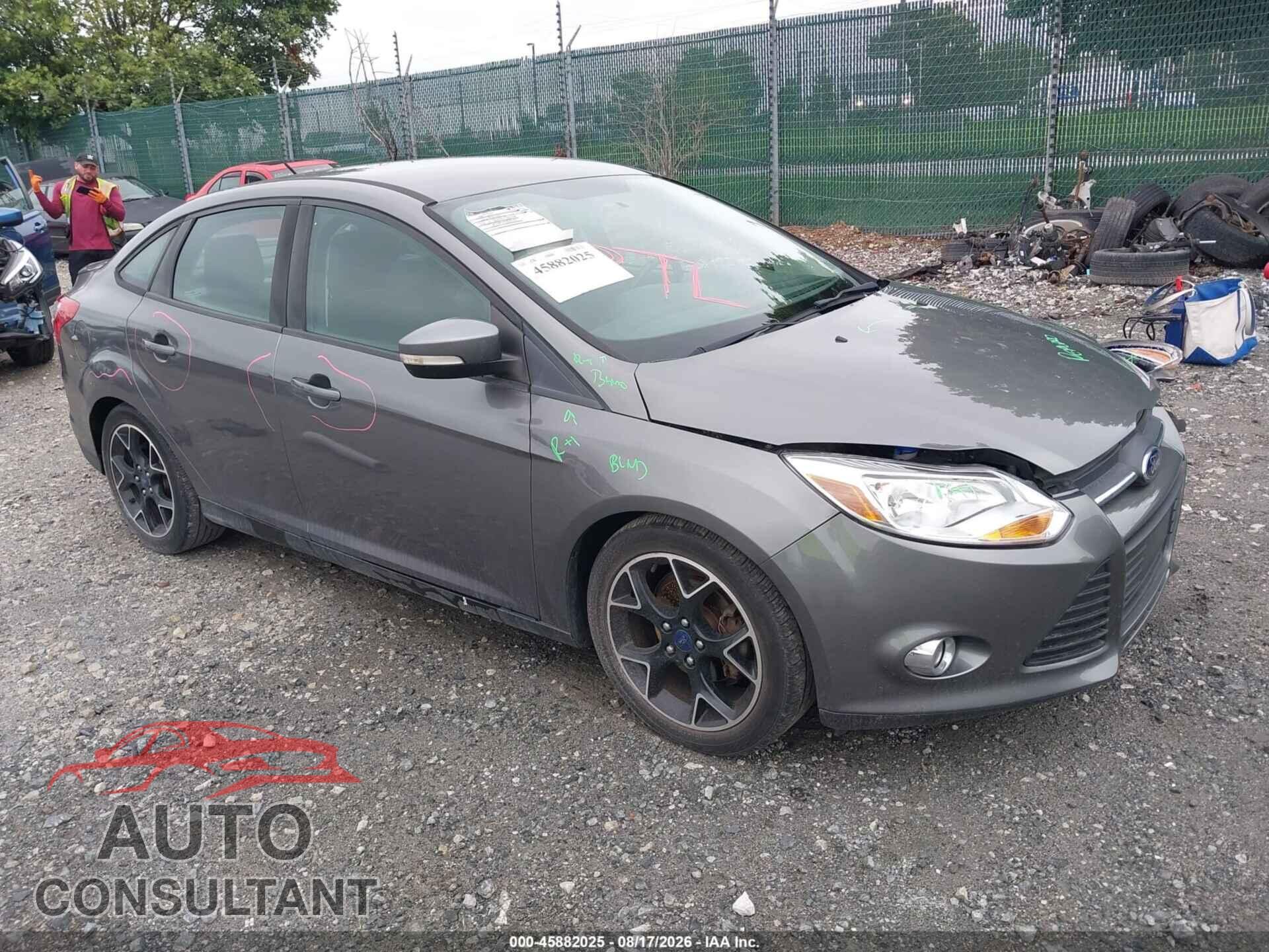 FORD FOCUS 2014 - 1FADP3F2XEL201715