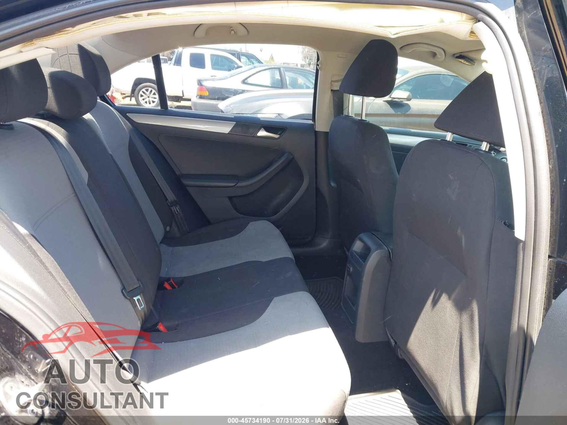 VOLKSWAGEN JETTA 2017 - 3VW2B7AJXHM399458
