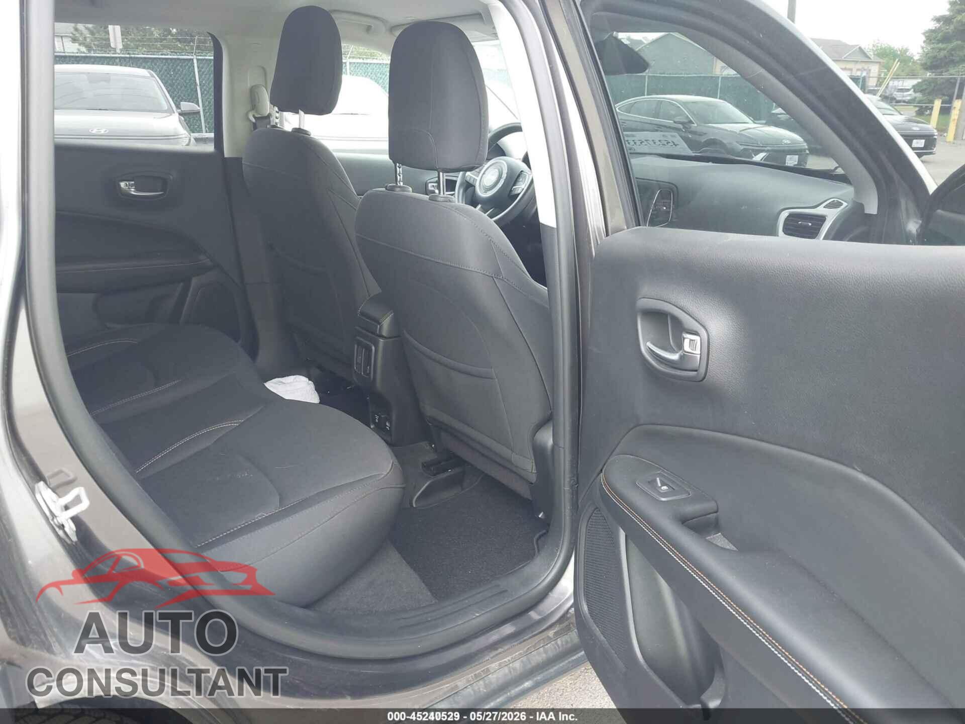 JEEP COMPASS 2019 - 3C4NJDAB7KT620005