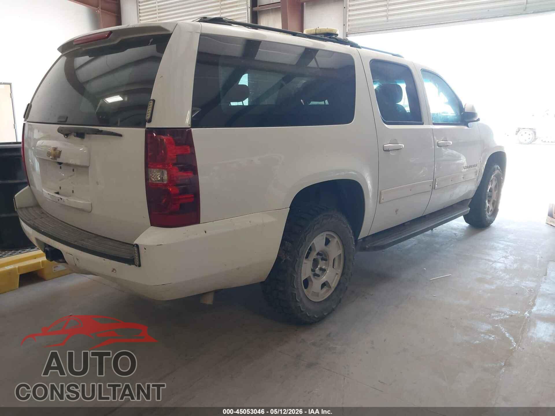 CHEVROLET SUBURBAN 1500 2010 - 1GNUKHE36AR290780