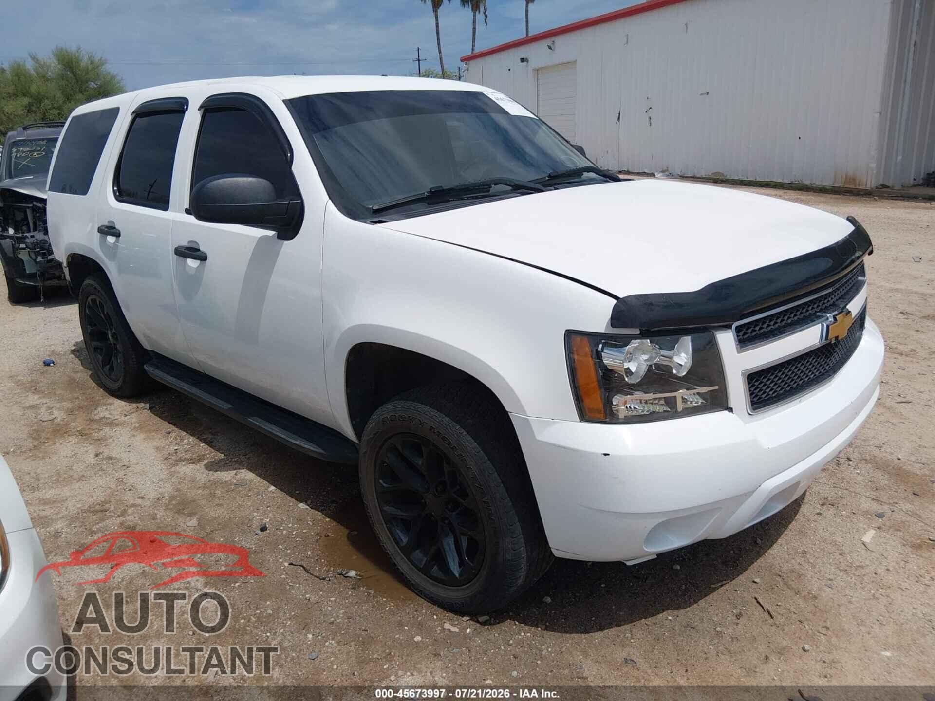 CHEVROLET TAHOE 2013 - 1GNLC2E00DR253126