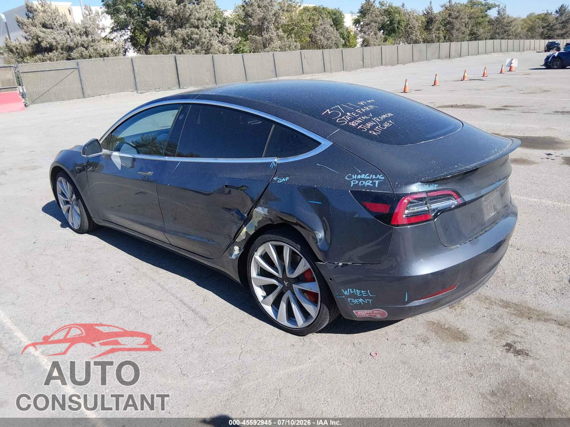 TESLA MODEL 3 2019 - 5YJ3E1EB8KF237838