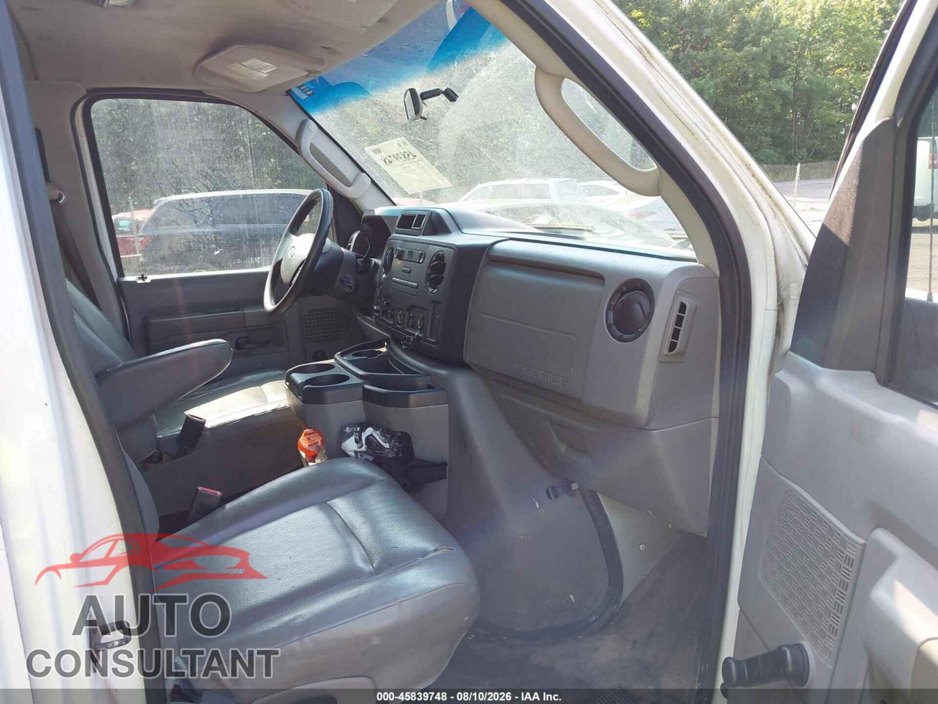 FORD E-350 SUPER DUTY 2011 - 1FBSS3BL8BDA60815