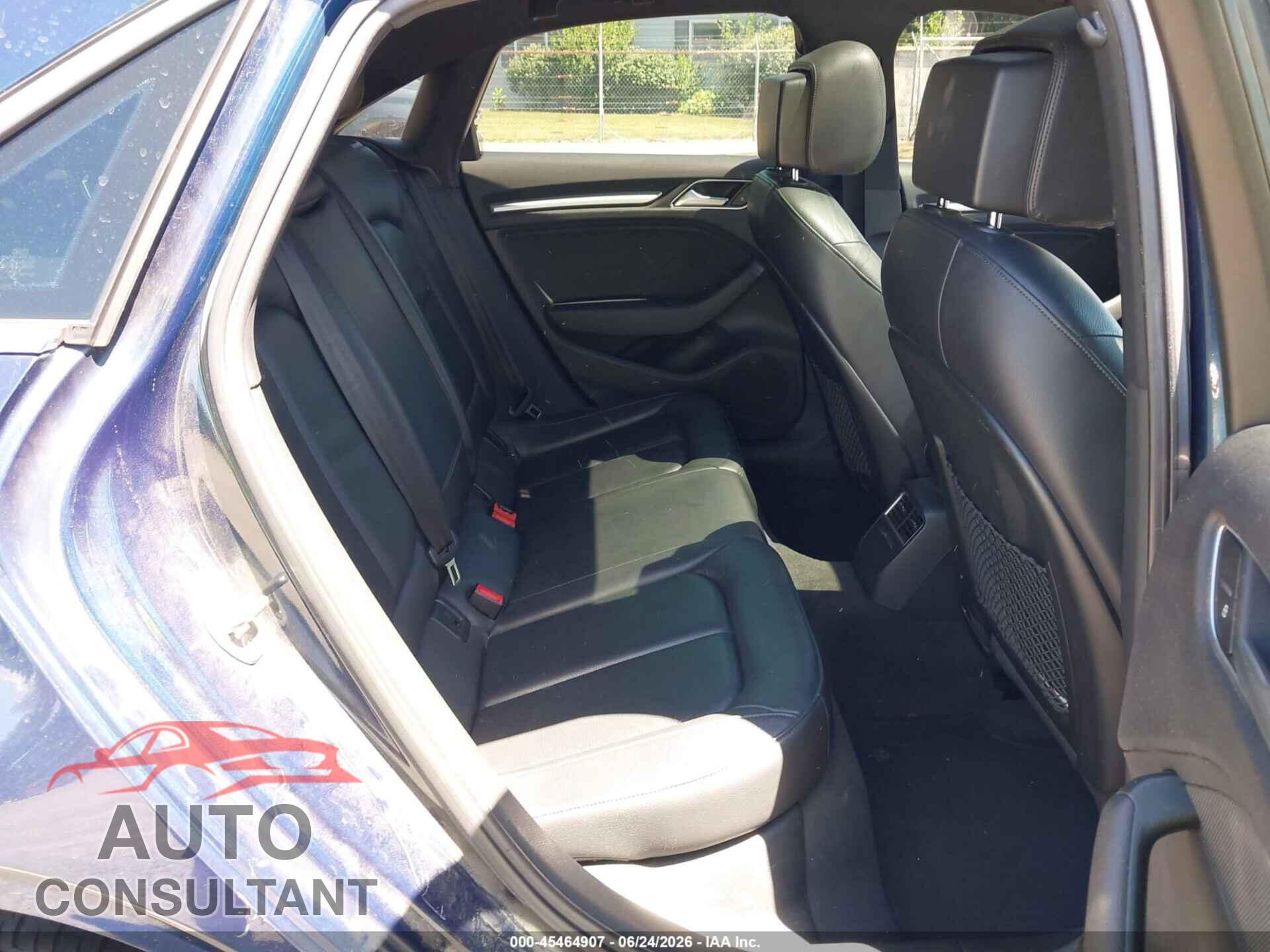 AUDI A3 2019 - WAUBEGFF8KA120248