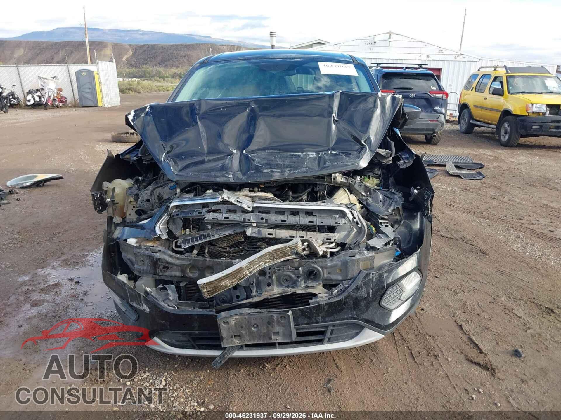 FORD ESCAPE 2017 - 1FMCU0GD8HUC28063