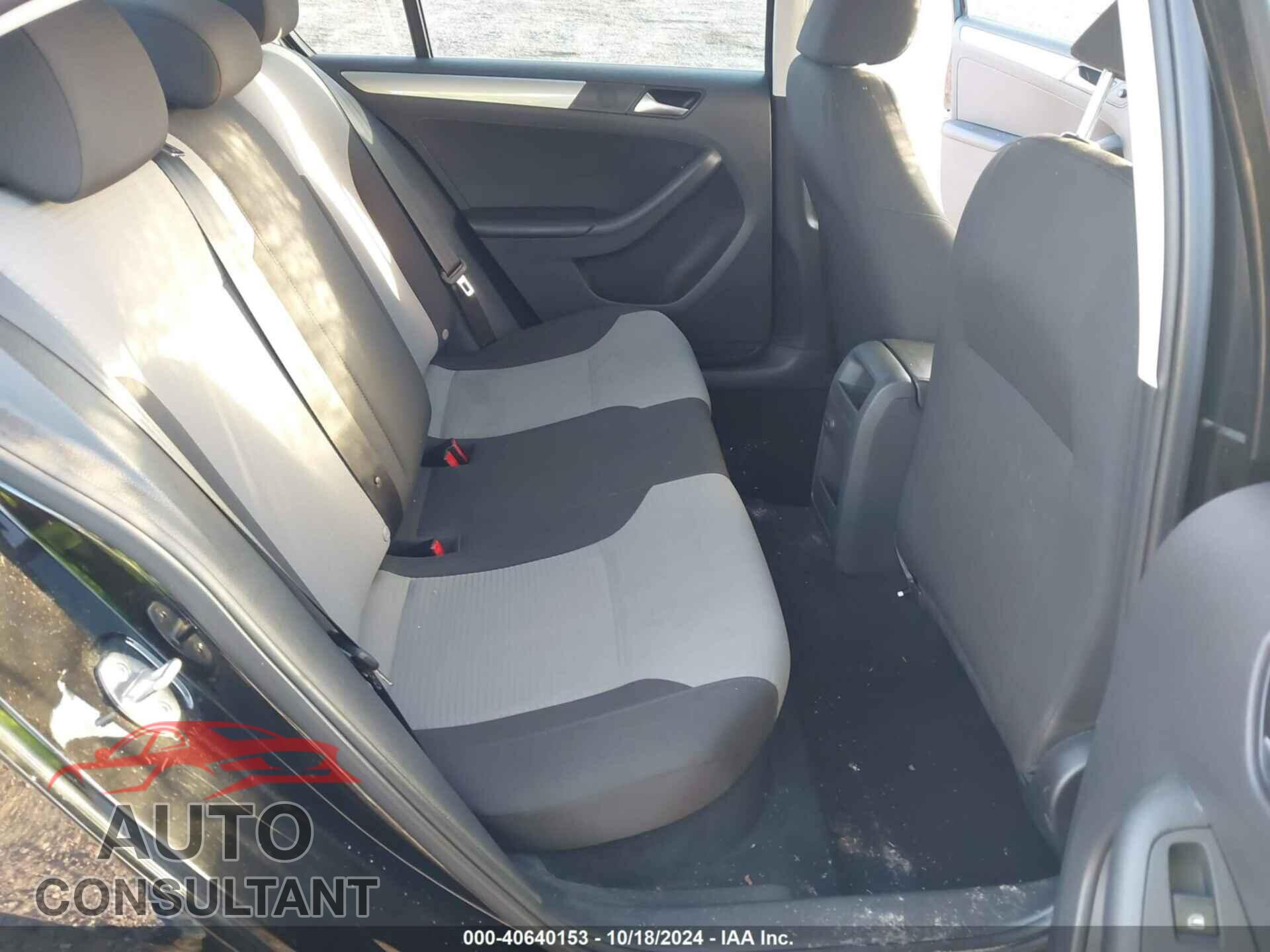VOLKSWAGEN JETTA 2017 - 3VW2B7AJ1HM411237