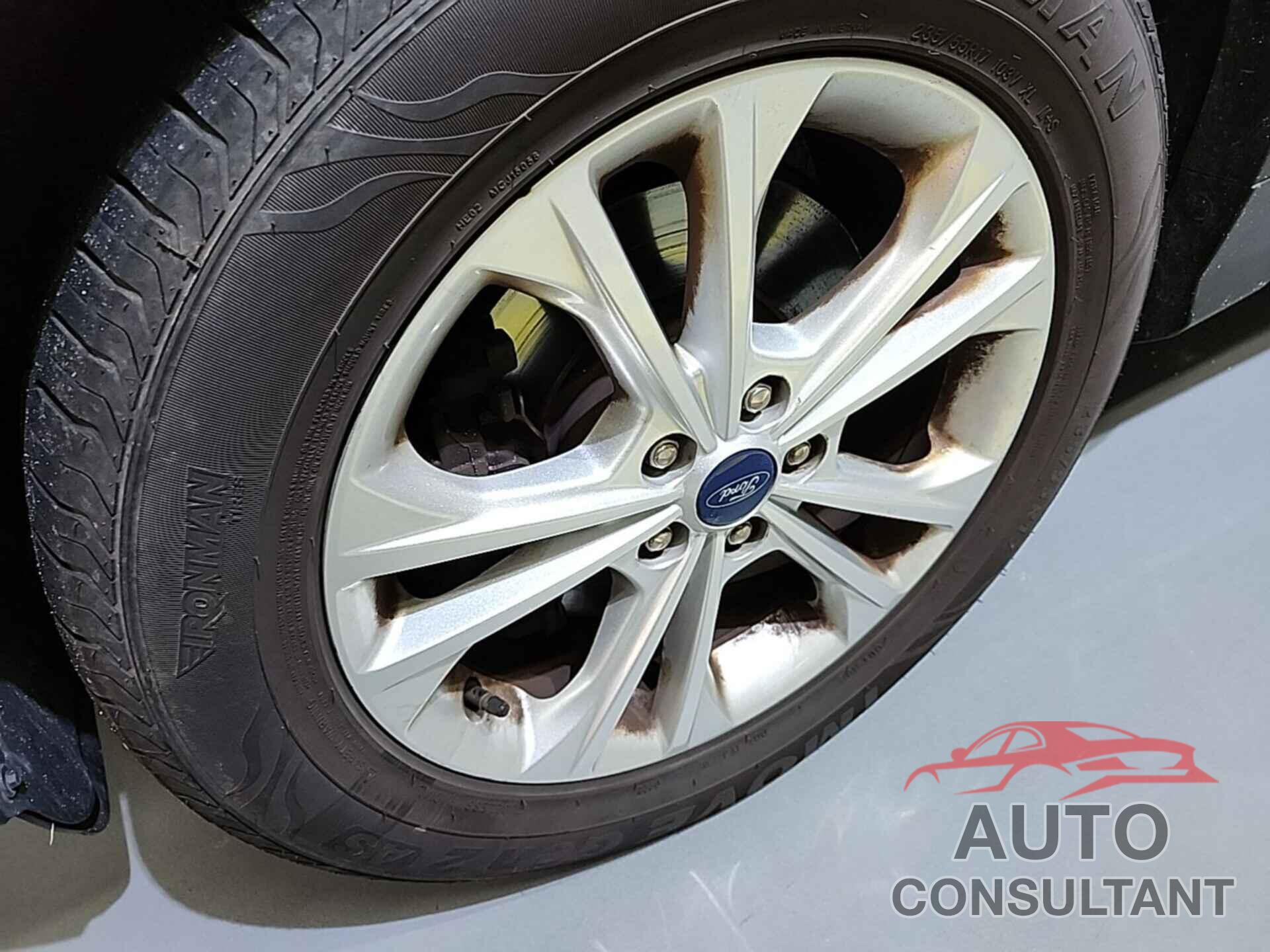 FORD ESCAPE 2018 - 1FMCU9GD3JUA76087