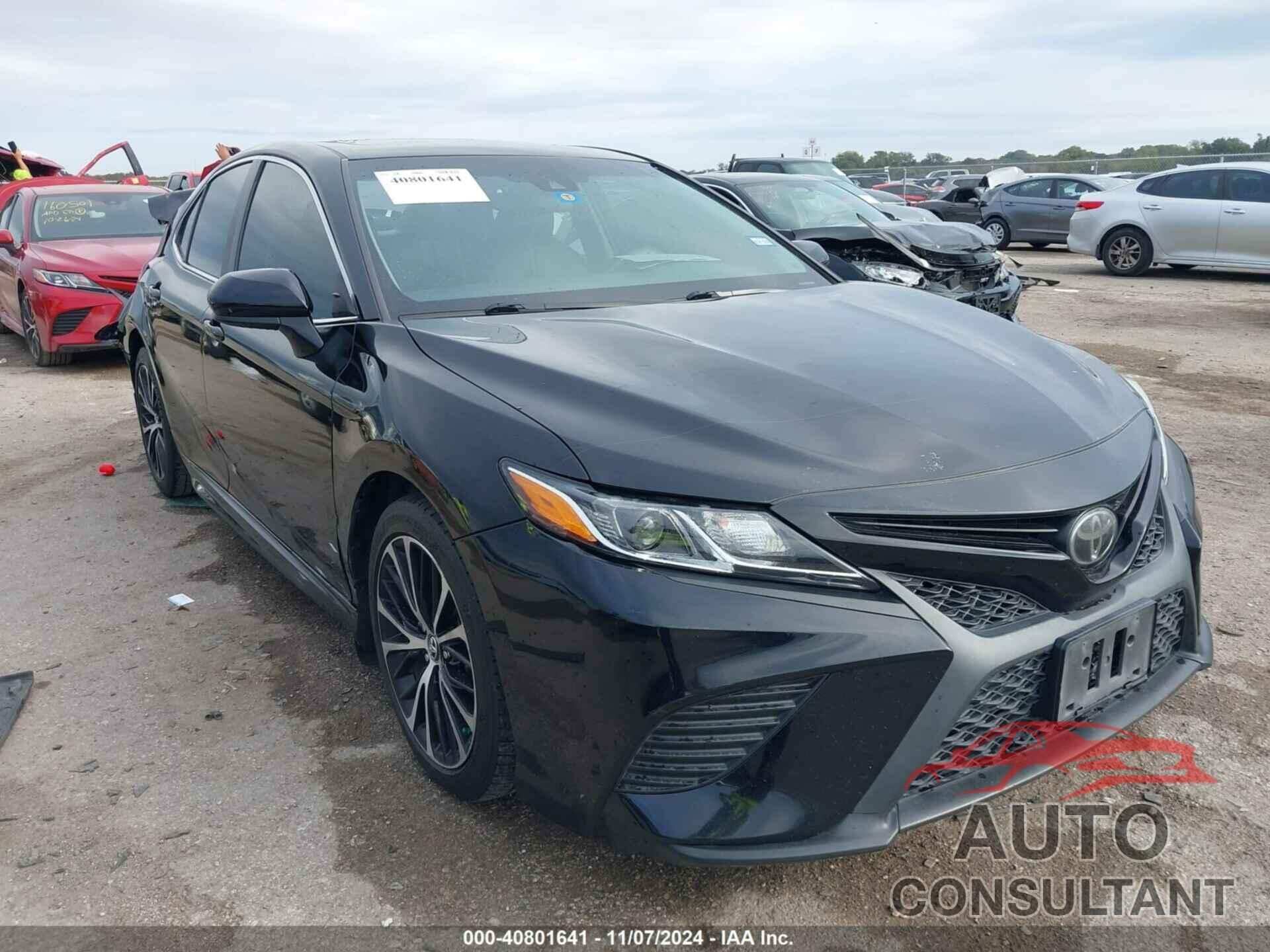 TOYOTA CAMRY 2018 - 4T1B11HK0JU158393