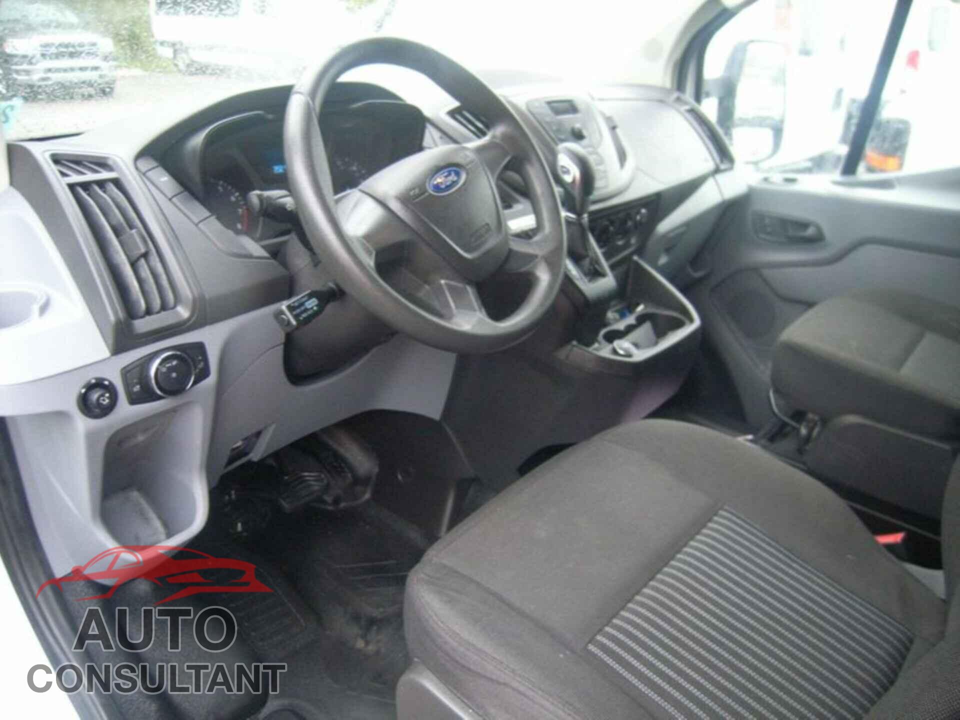 FORD TRANSIT 2017 - 1FTYR2CM9HKB37148