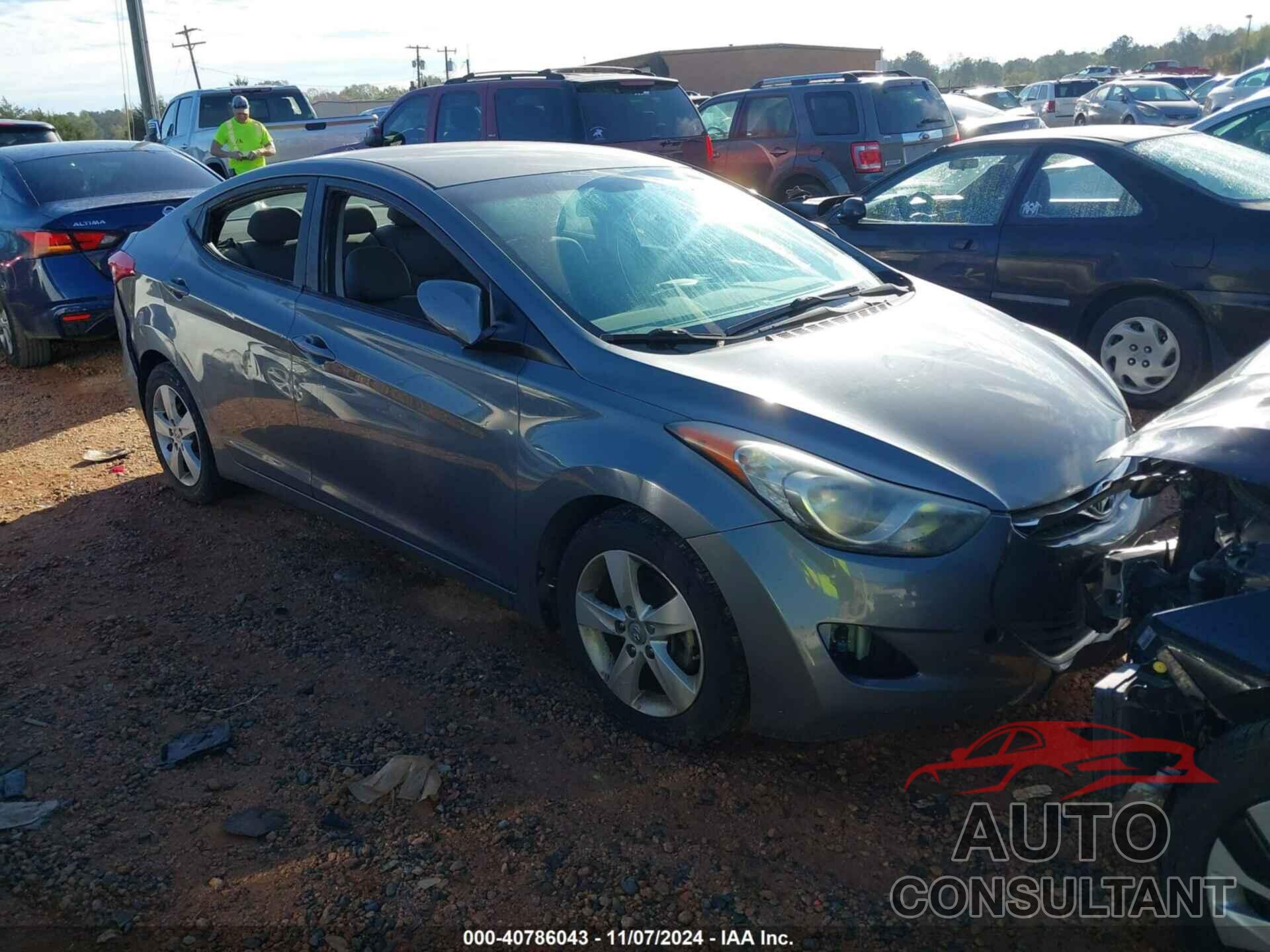 HYUNDAI ELANTRA 2013 - 5NPDH4AE3DH393691