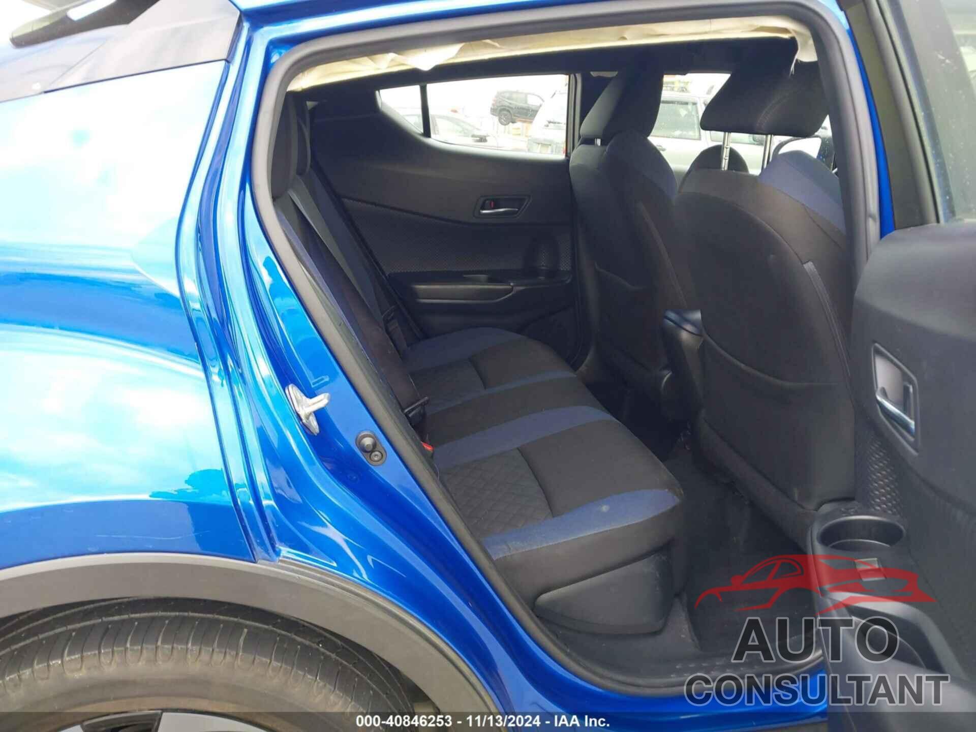 TOYOTA C-HR 2021 - JTNKHMBX2M1116993