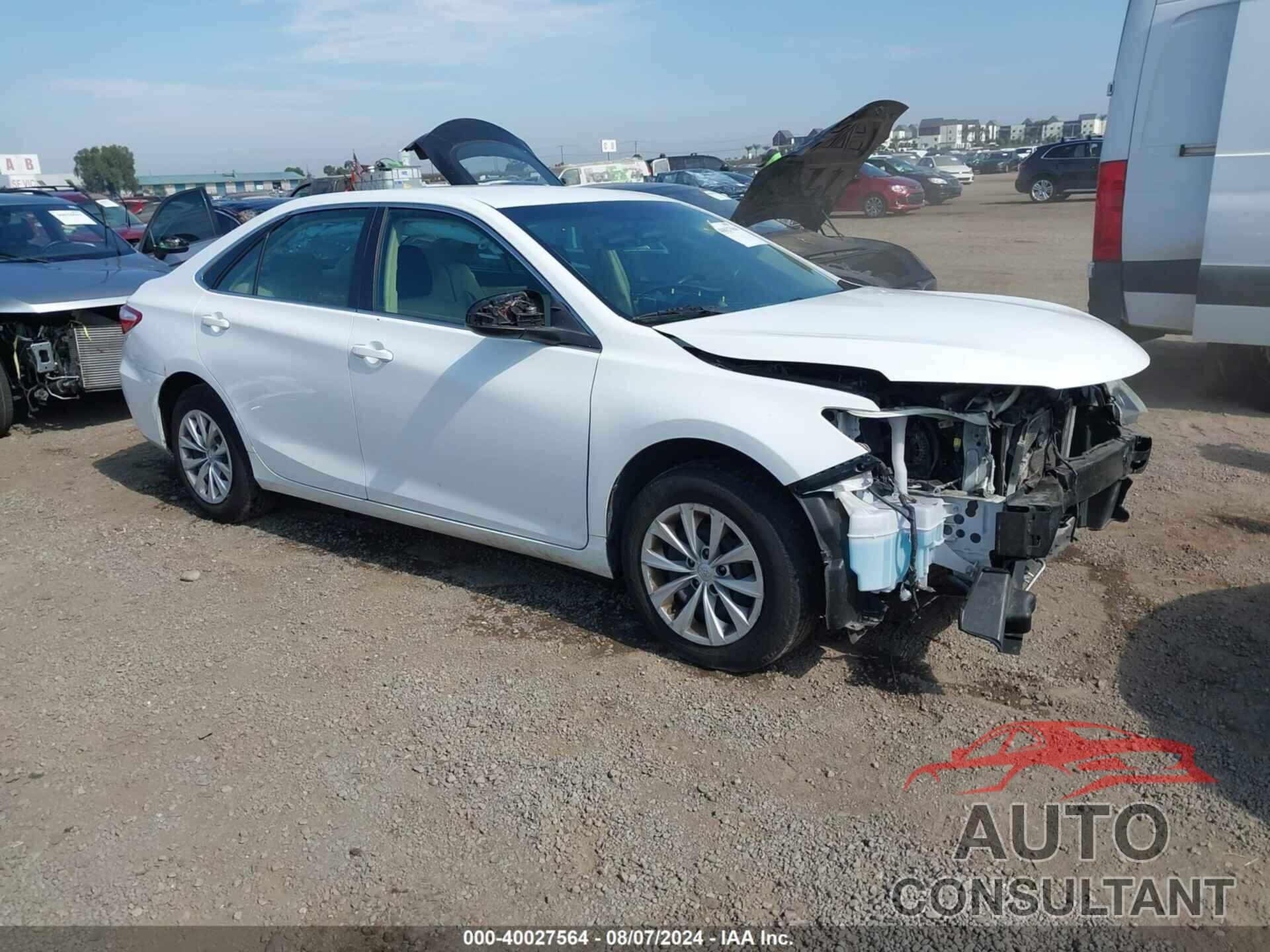 TOYOTA CAMRY 2016 - 4T4BF1FK7GR580924