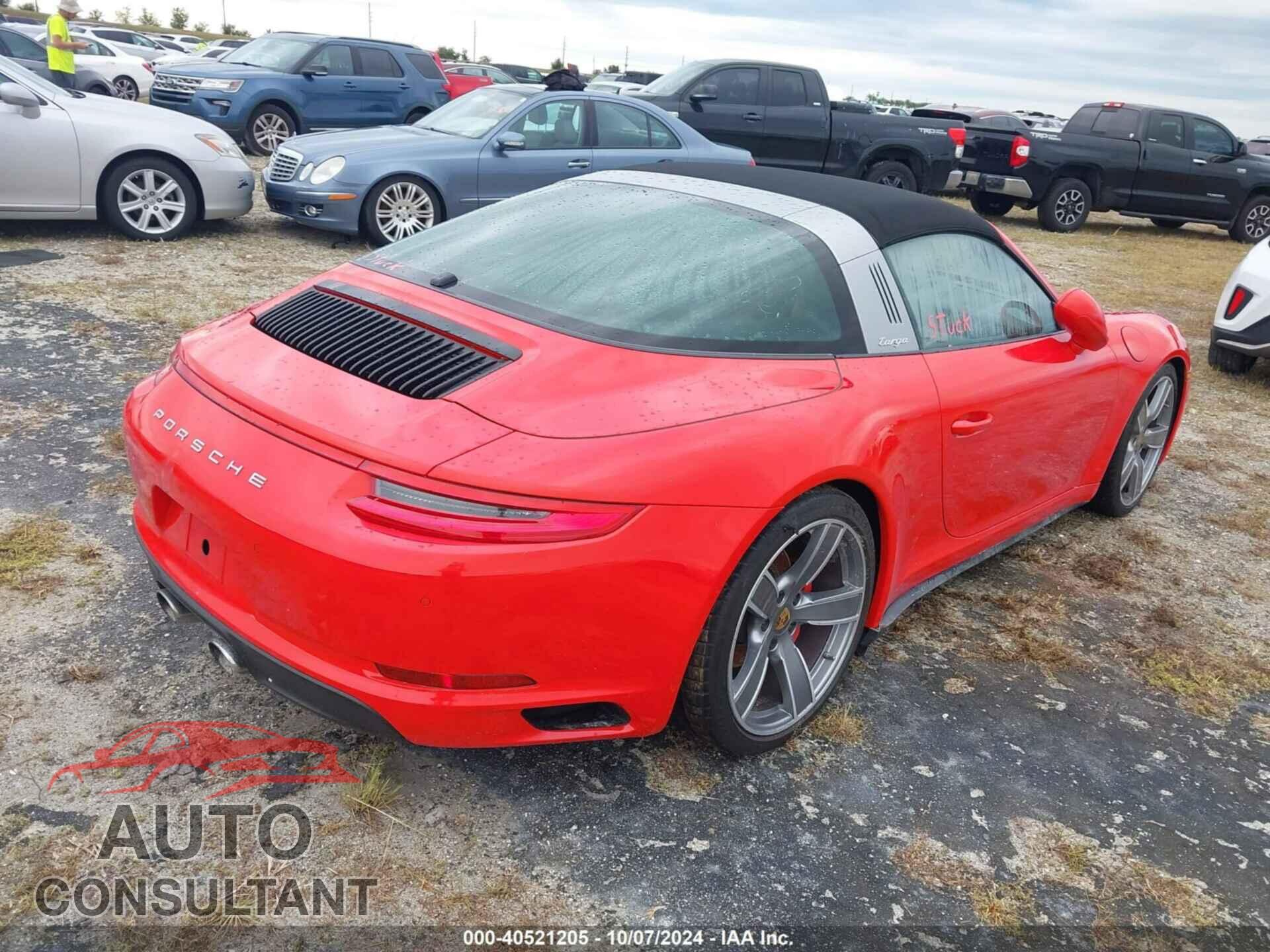 PORSCHE 911 2018 - WP0BB2A93JS134762