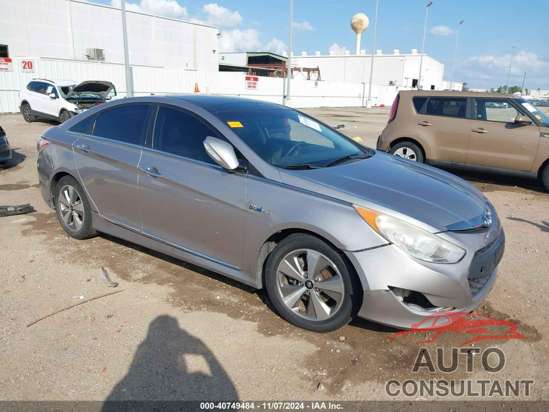 HYUNDAI SONATA HYBRID 2012 - KMHEC4A48CA061483