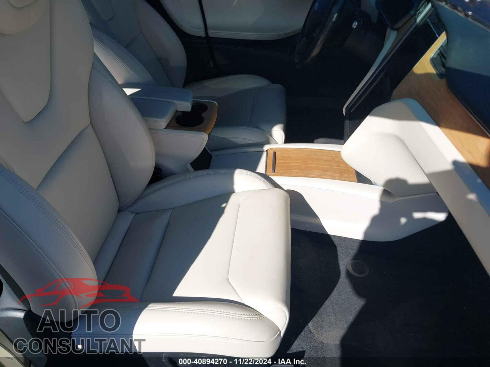 TESLA MODEL S 2020 - 5YJSA1E23LF357703