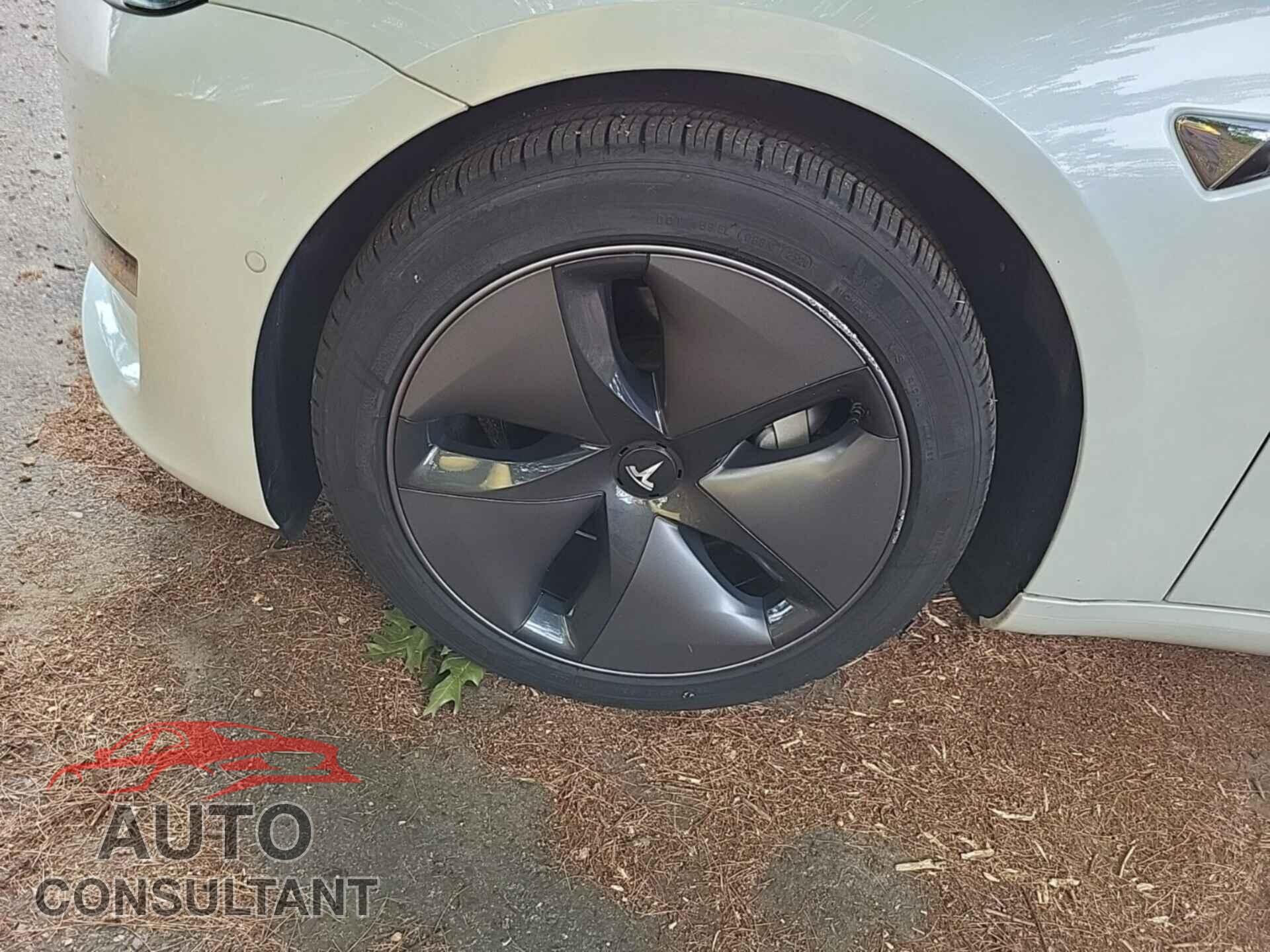 TESLA MODEL 3 2020 - 5YJ3E1EB5LF795020