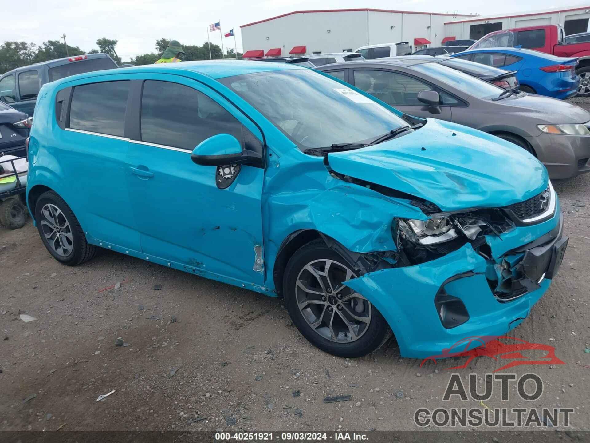 CHEVROLET SONIC 2020 - 1G1JD6SB1L4107784