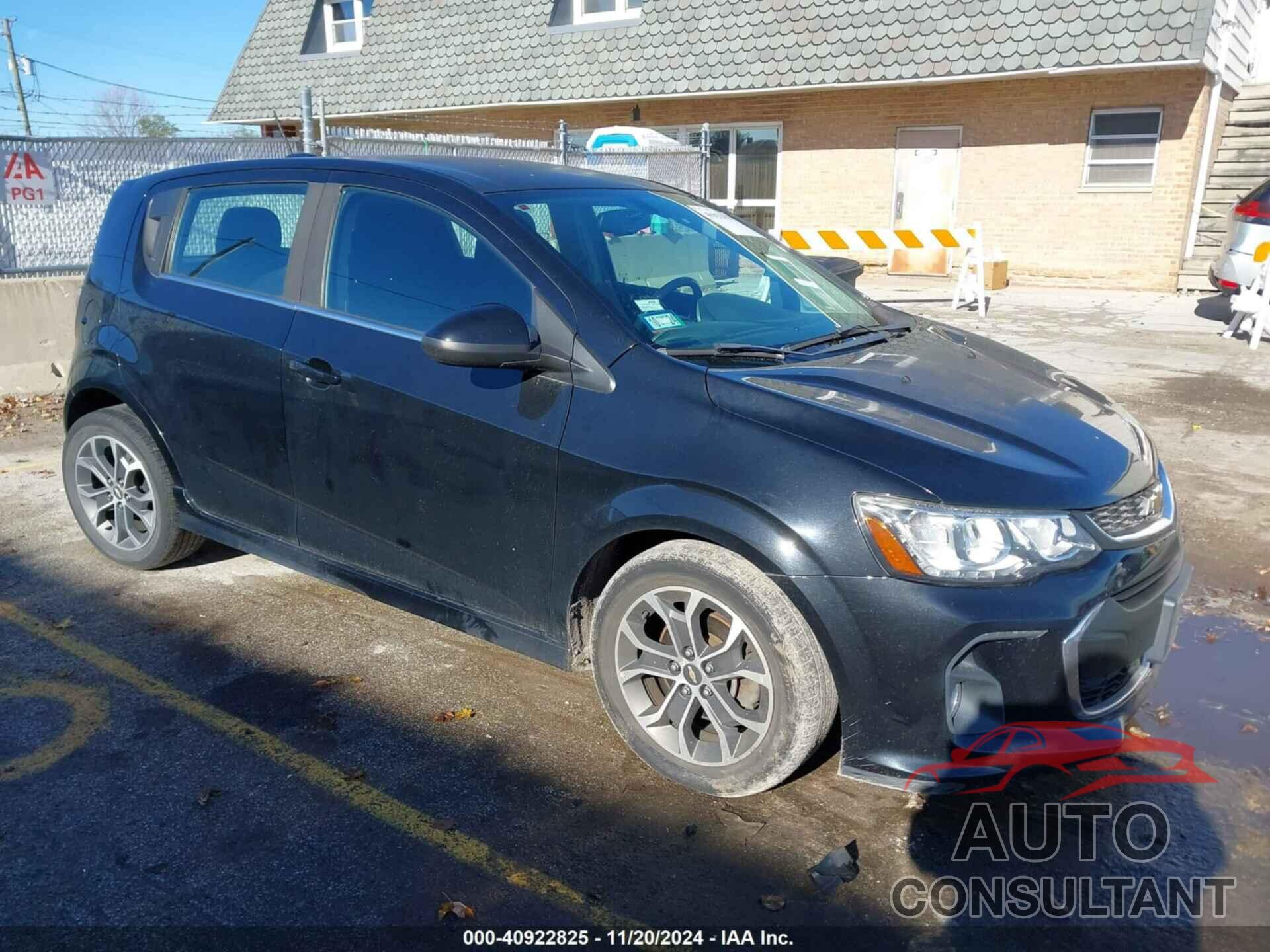 CHEVROLET SONIC 2017 - 1G1JD6SH5H4142145