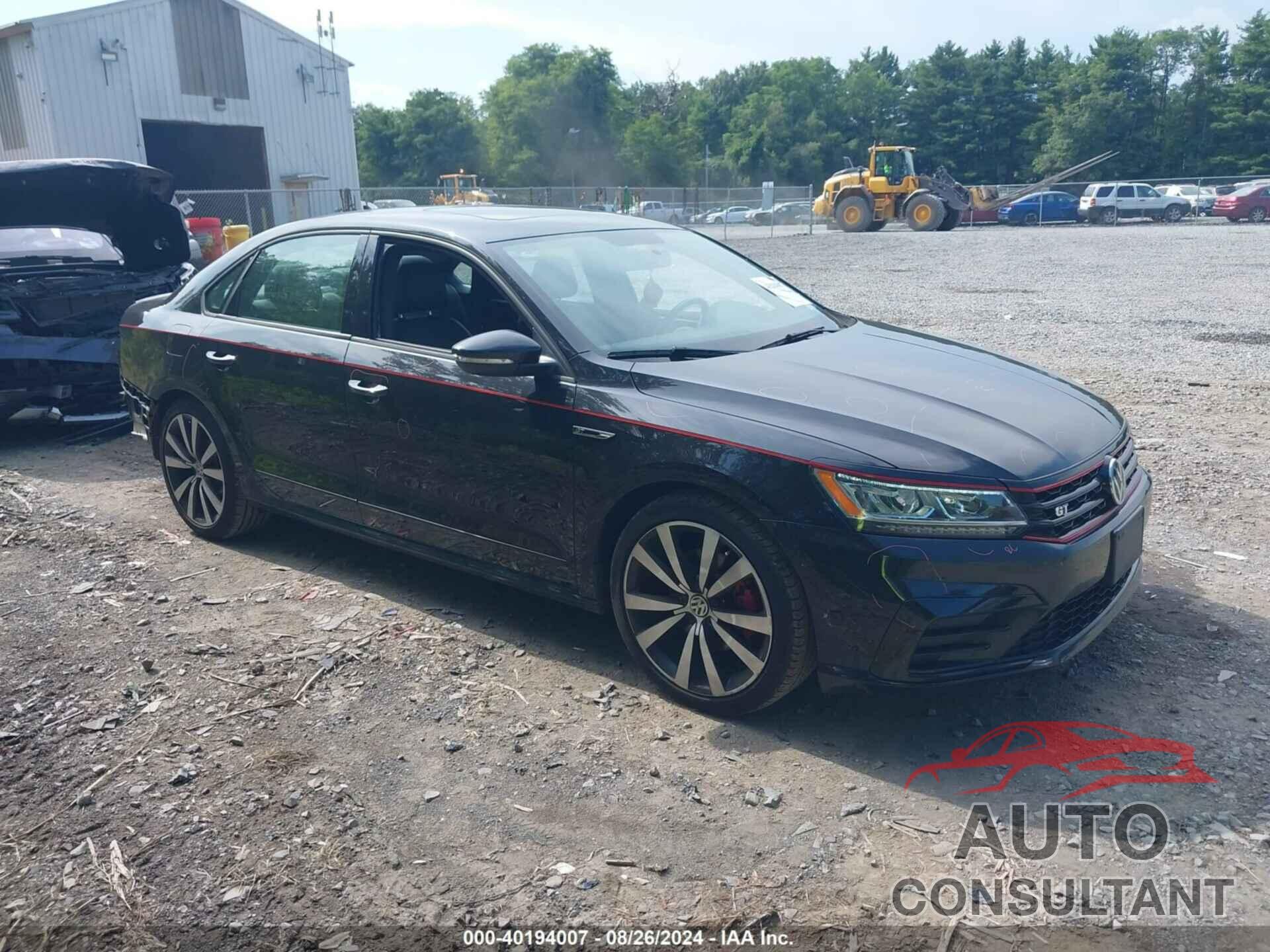 VOLKSWAGEN PASSAT 2018 - 1VWJM7A38JC035456