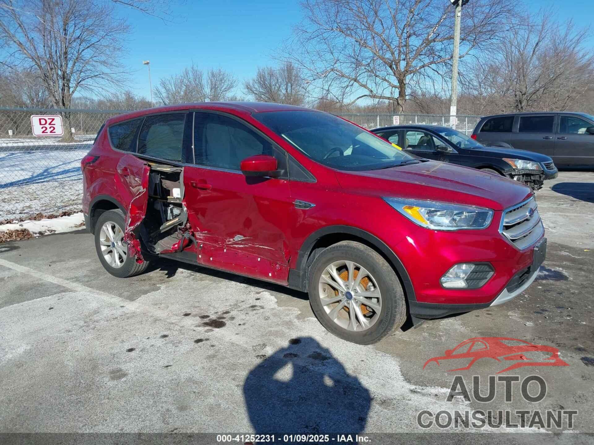 FORD ESCAPE 2019 - 1FMCU0GD6KUB63821