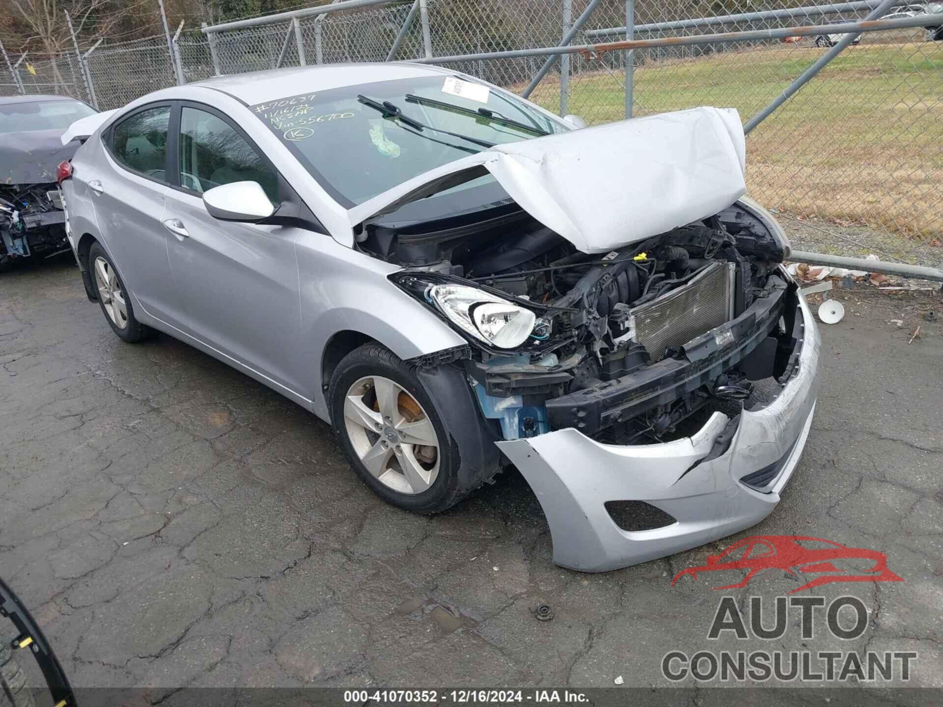 HYUNDAI ELANTRA 2013 - KMHDH4AE3DU556700