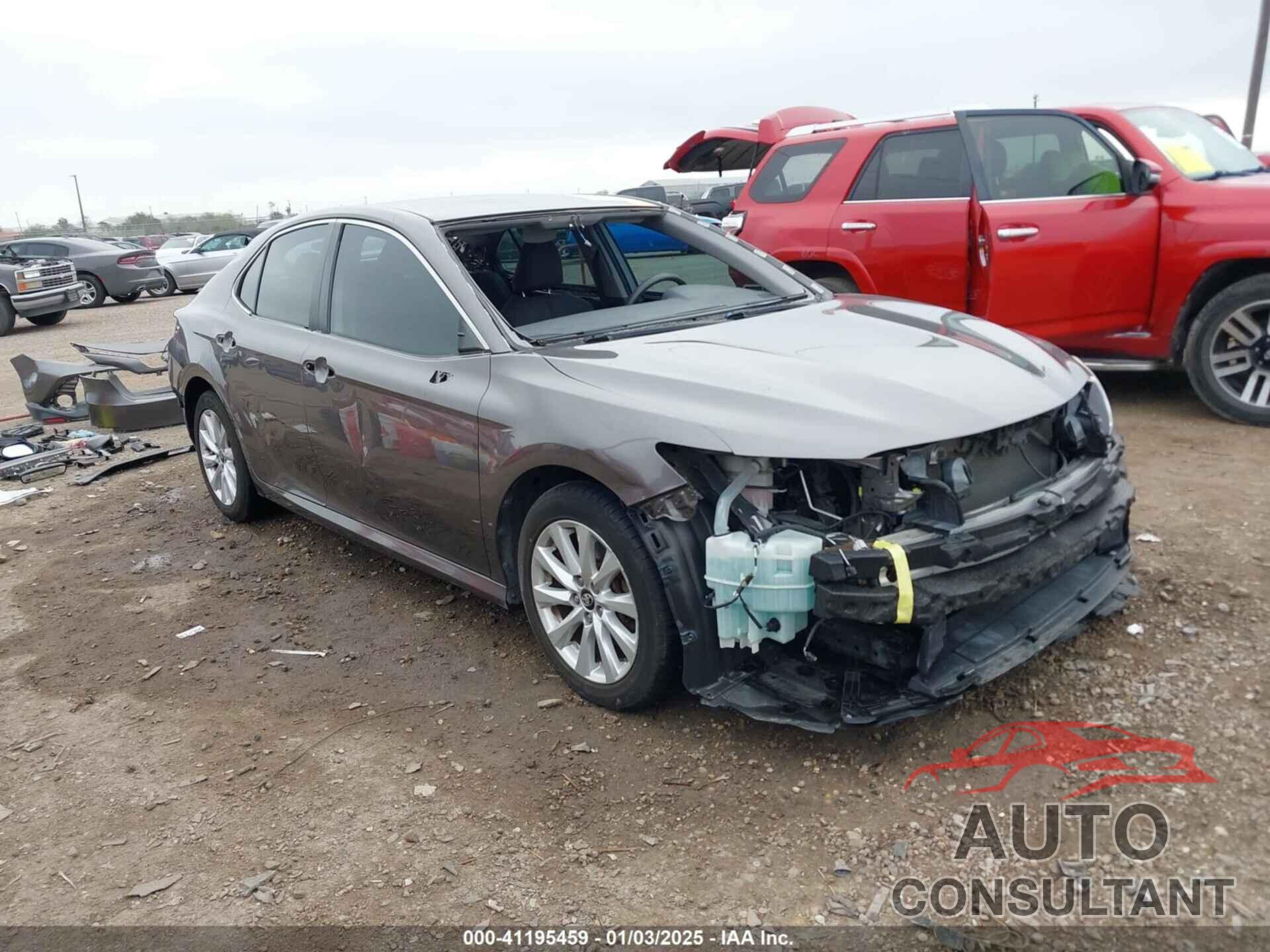 TOYOTA CAMRY 2018 - 4T1B11HK7JU579088