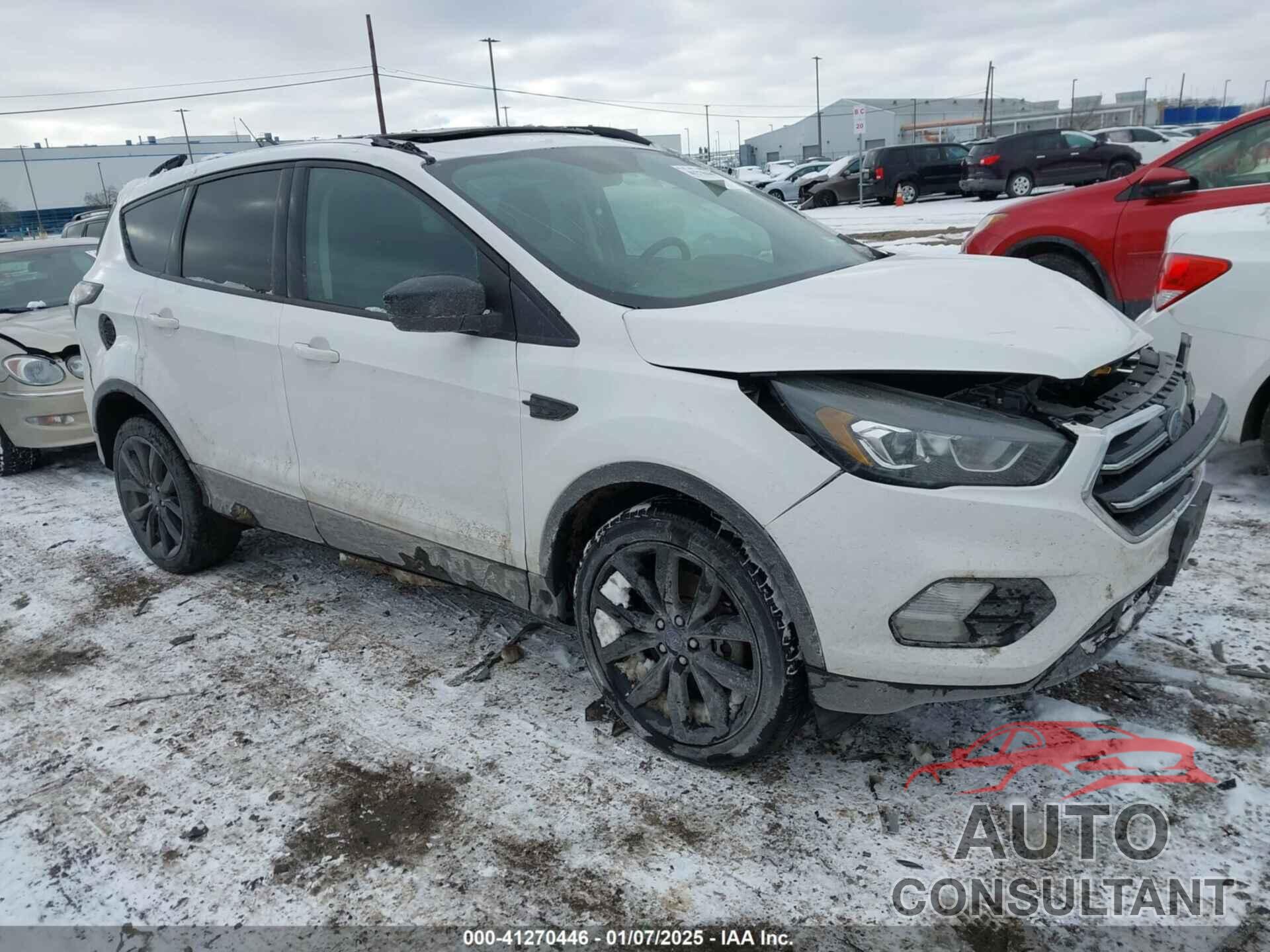 FORD ESCAPE 2017 - 1FMCU9GD0HUC46190