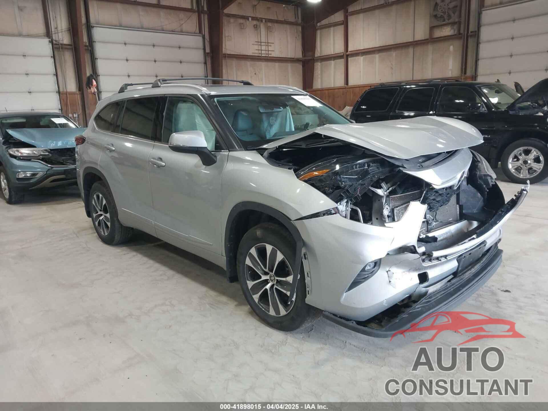 TOYOTA HIGHLANDER 2022 - 5TDHZRBH3NS579974